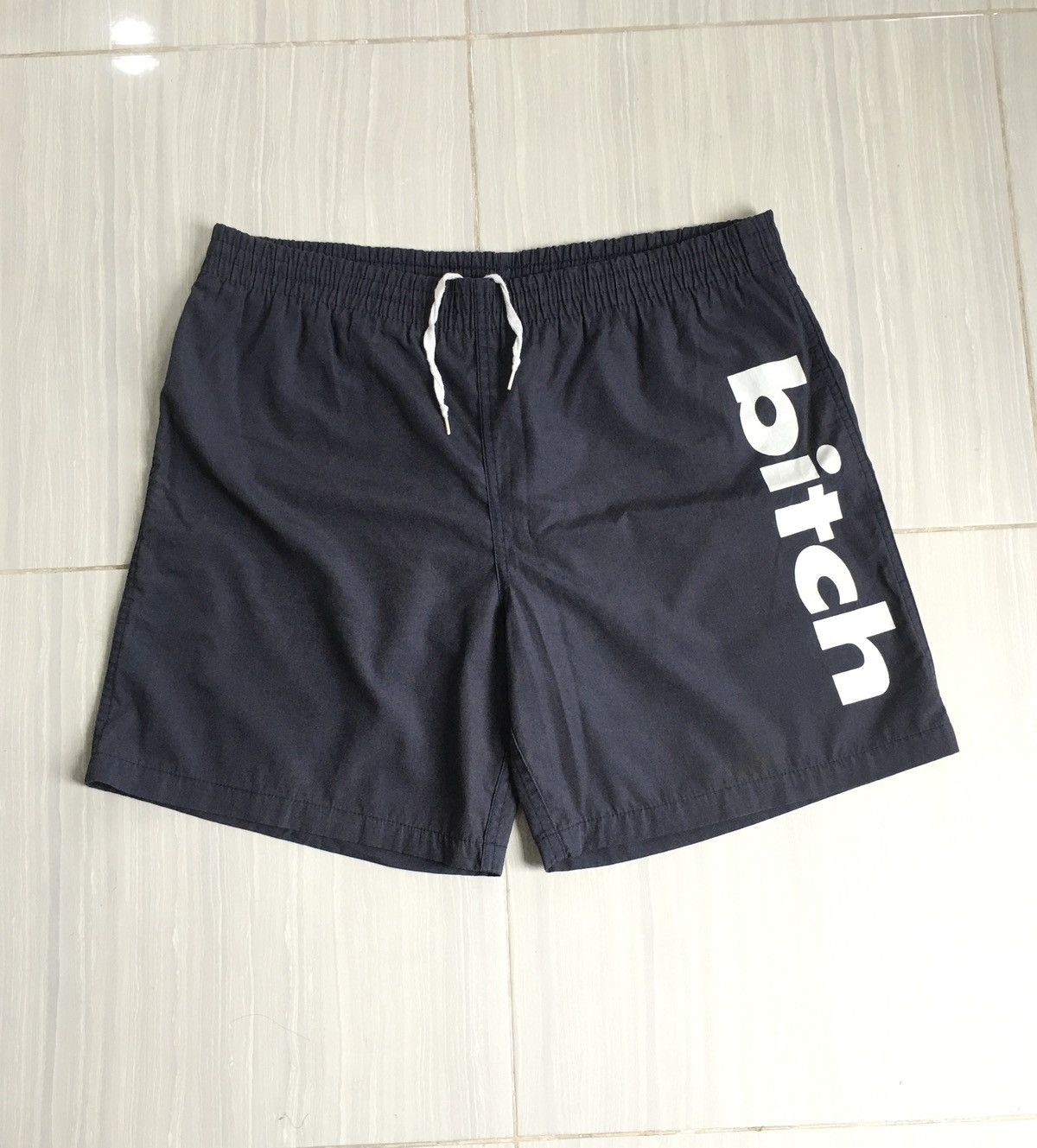 Vintage Vintage Bitch Short pants Size US 34 / EU 50 - 1 Thumbnail