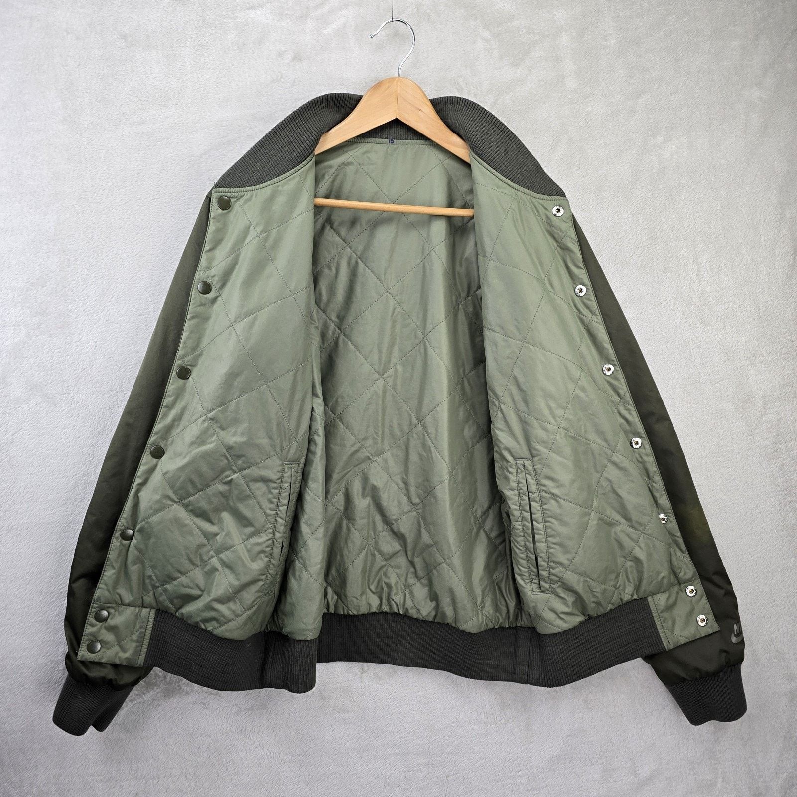Nike Vtg Nike Reversible Bomber Jacket Mens Medium Y2K Gray Tag Size US M / EU 48-50 / 2 - 7 Thumbnail