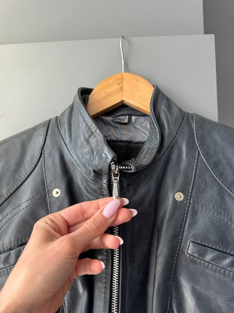 Japanese Brand Vintage Pablo Valentino Miss V Leather Jacket Made for Japan Size M / US 6-8 / IT 42-44 - 4 Thumbnail