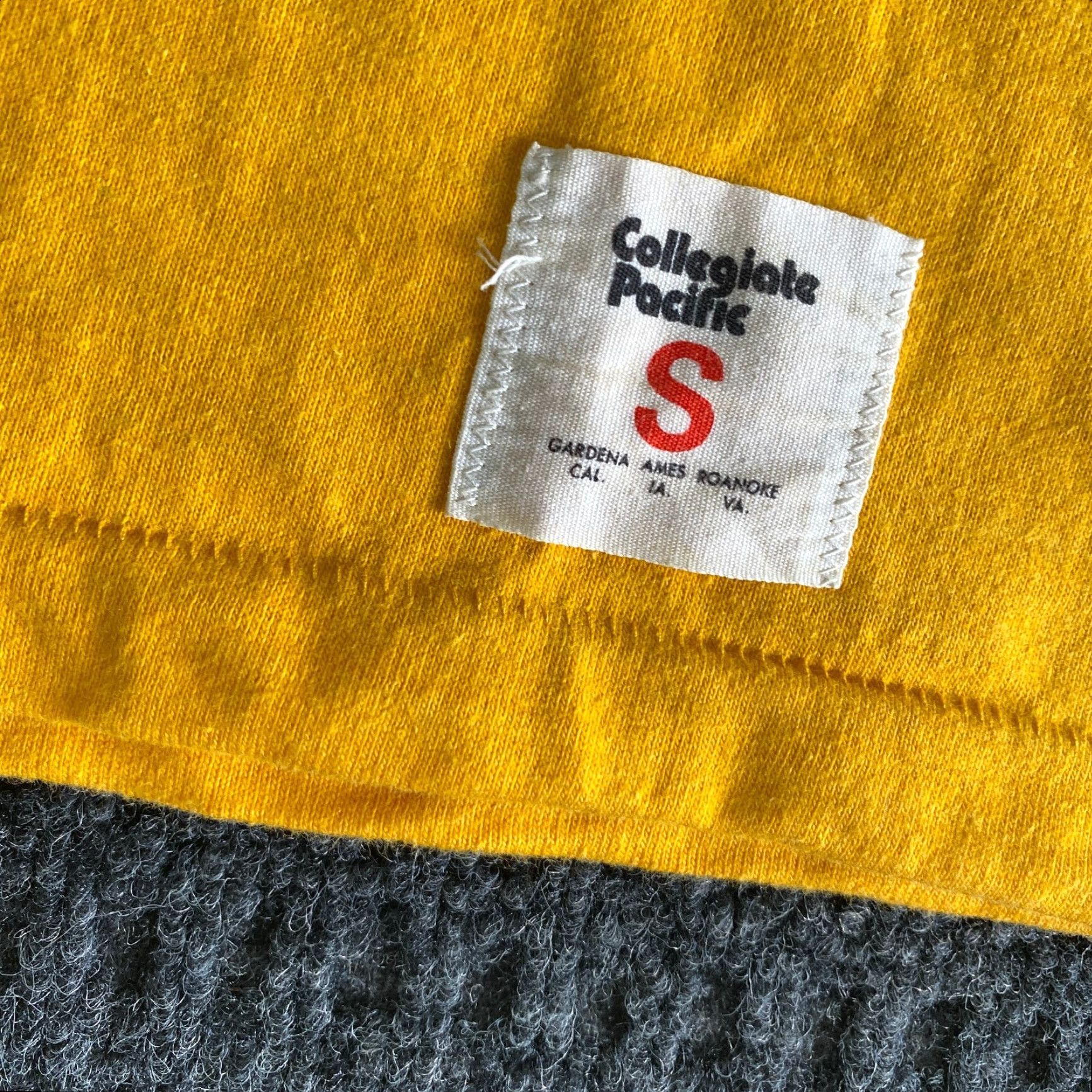 Delta VINTAGE Collegiate Pacific Shirt Men S Yellow 3/4 Sleeve USA 60s 70s 80s College Stockton San Joaquin Delta College Shirt S Single Stitch Made USA Size US S / EU 44-46 / 1 - 2 Thumbnail