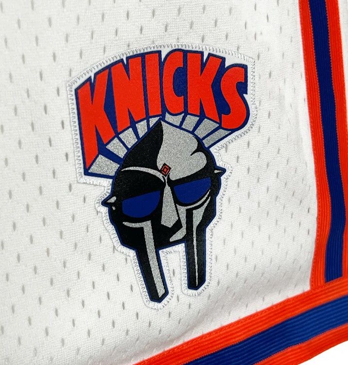 Mitchell & Ness Gas Drawls MF Doom Mitchell & Ness white NY Knicks shorts Size US 30 / EU 46 - 2 Thumbnail