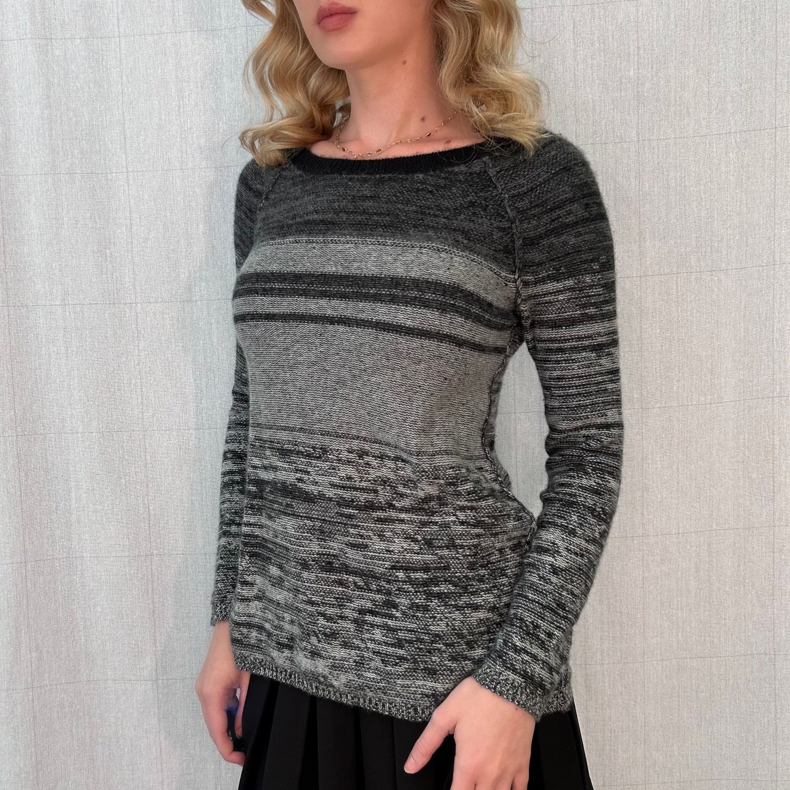 Anthropologie Saffron Gray 100% Cashmere Sweater Size S Size S / US 4 / IT 40 - 1 Thumbnail