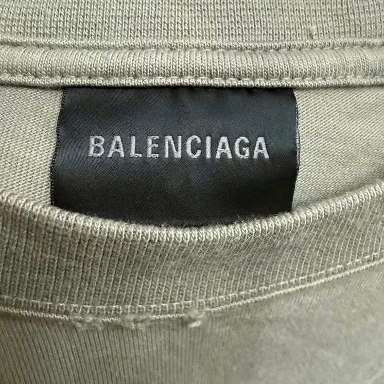 Balenciaga Balenciaga Short sleeves with small logo on the chest Size US M / EU 48-50 / 2 - 2 Thumbnail