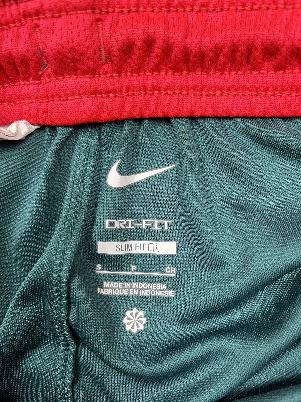 Nike NIKE FC LIVERPOOL 2022/2023 AWAY FOOTBALL SHORTS #14 CHIESA Size US 30 / EU 46 - 4 Thumbnail