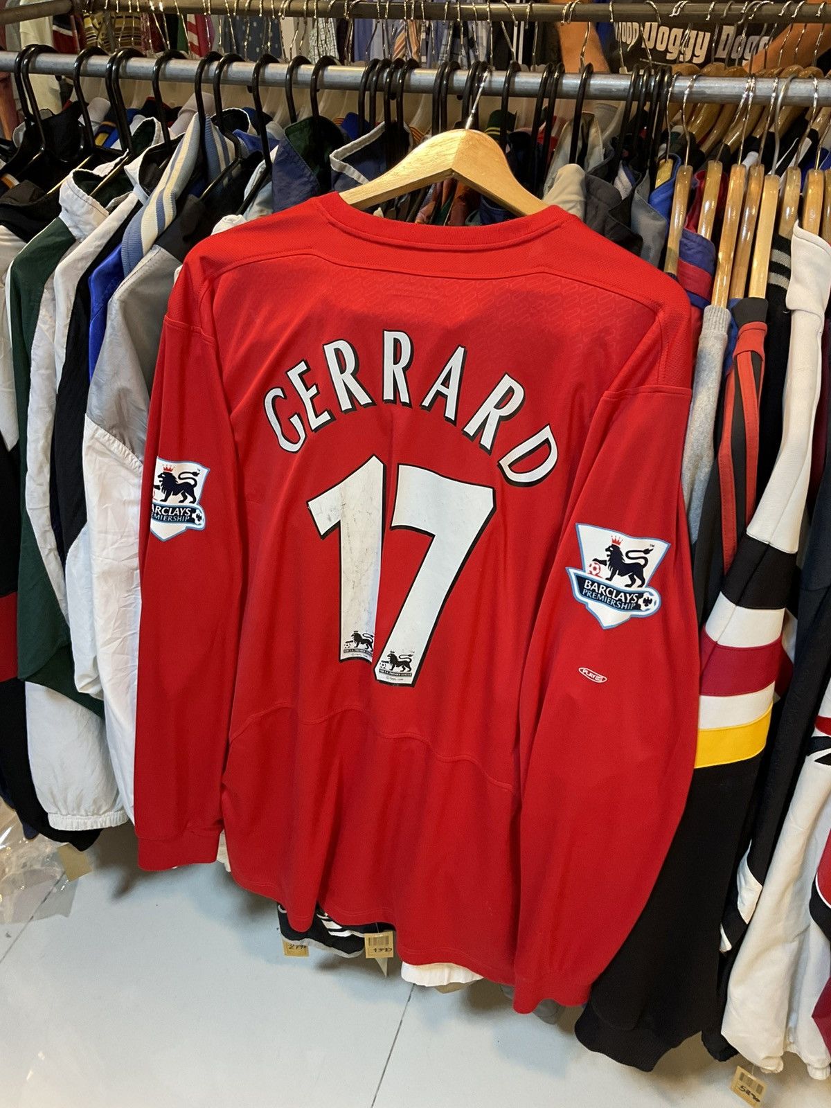 Reebok RareVintage2004-2005LiverpoolLongSleevesHomeKit GERRARD 8 Size US XL / EU 56 / 4 - 1 Thumbnail