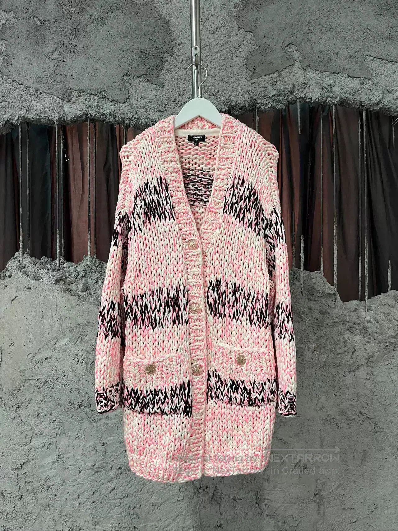 Chanel Chanel Pink Bouclé Knit Cardigan. Size US XS / EU 42 / 0 - 1 Thumbnail
