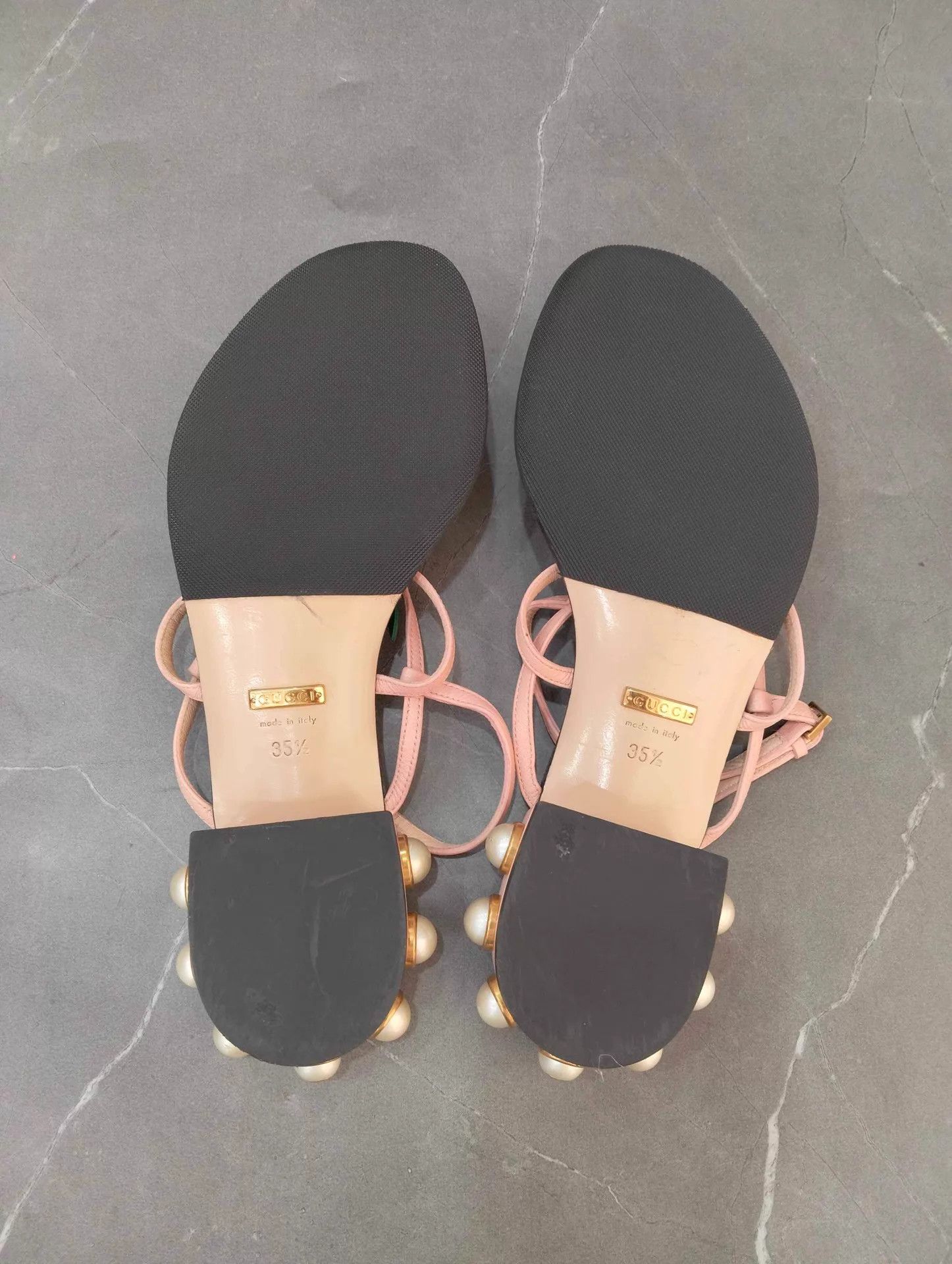 Gucci Gucci Cherry Flat Sandals EU 35.5 Size US 5 / IT 35 - 6 Thumbnail