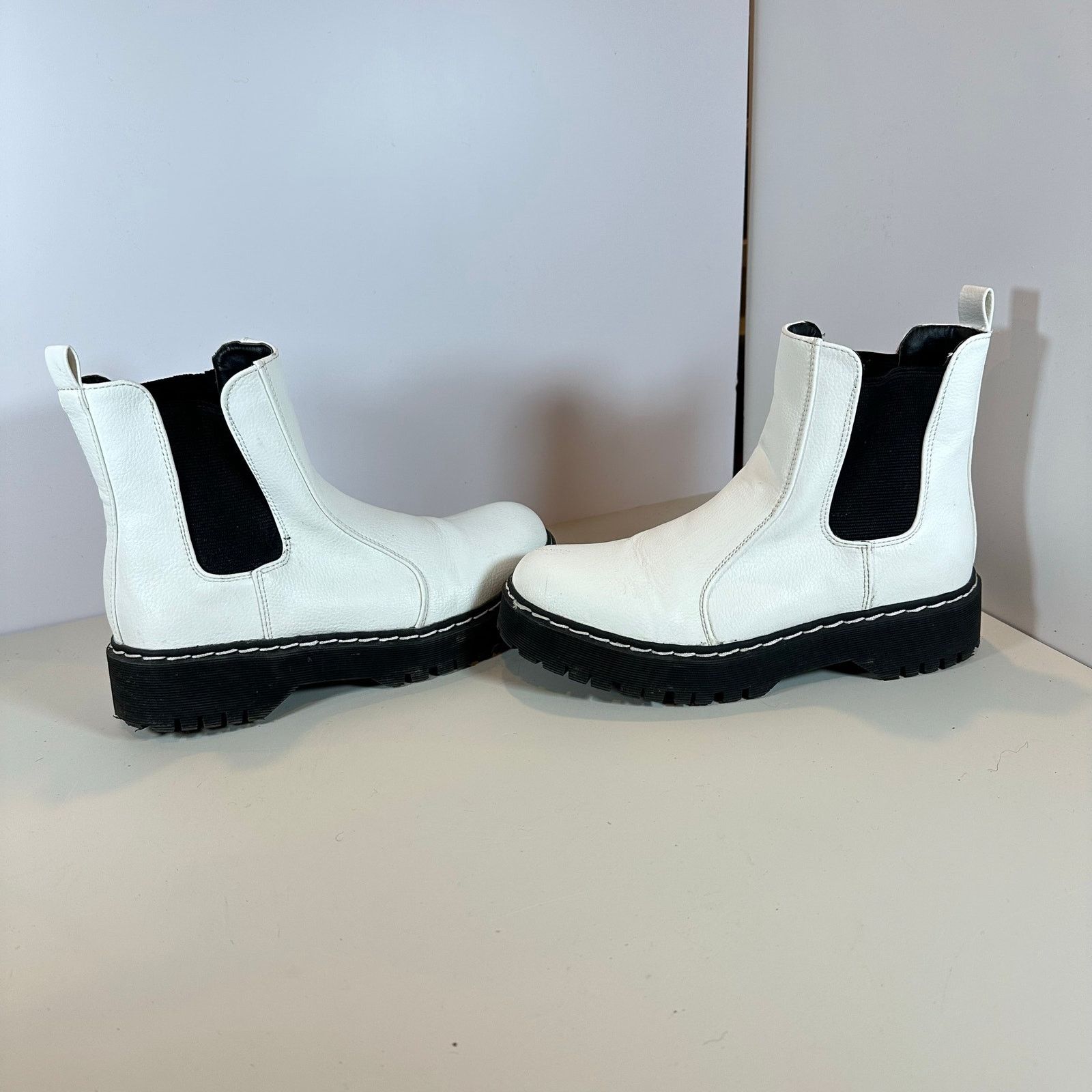 Other Sincerely Jules White Chunky PullOn Chelsea Hippie Boots 7.5 Size US 7.5 / IT 37.5 - 3 Thumbnail