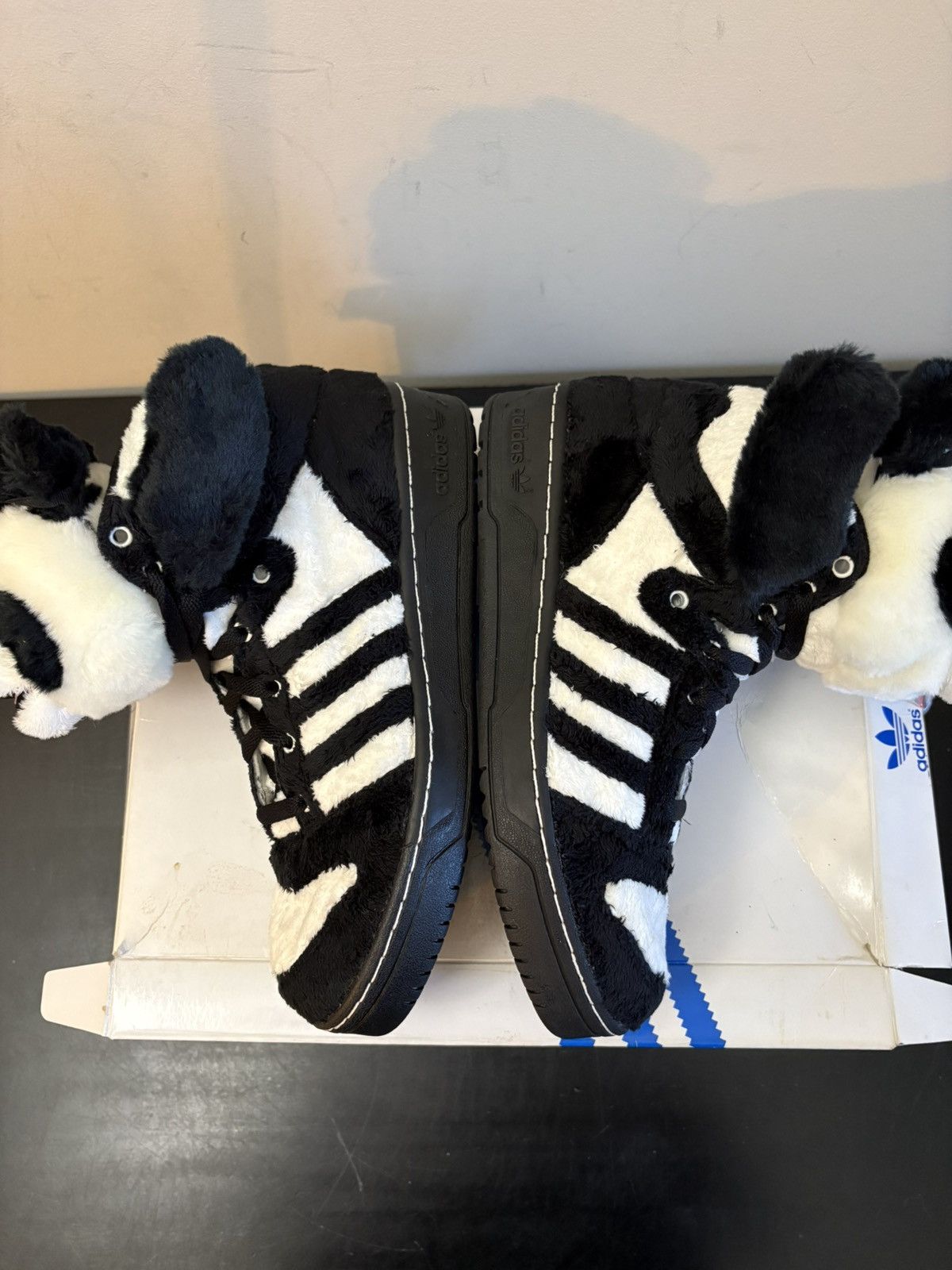 Adidas × Jeremy Scott adidas JS Jeremy Scott Bear Panda Black White Size US 9 / EU 42 - 4 Thumbnail