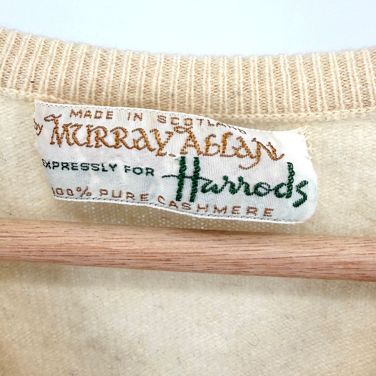 Harrods Vintage 70s Cream 100% Cashmere Argyle V-Neck Sweater Size US S / EU 44-46 / 1 - 4 Thumbnail