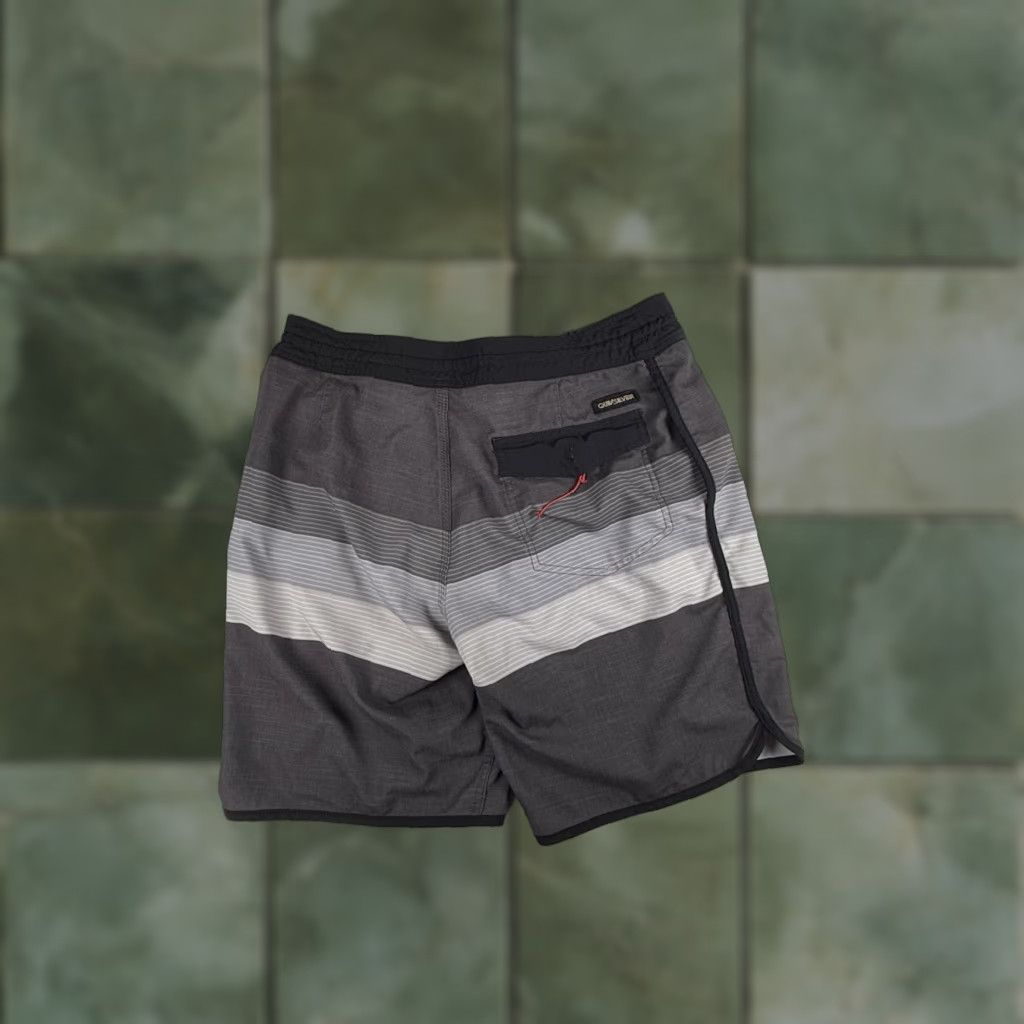 Quiksilver Quiksilver Board Shorts Mens 32 Gray Colorblock Beach Surfing Lifeguard Drawstring Polyester Spandex Blended Fabric Size US 32 / EU 48 - 1 Thumbnail