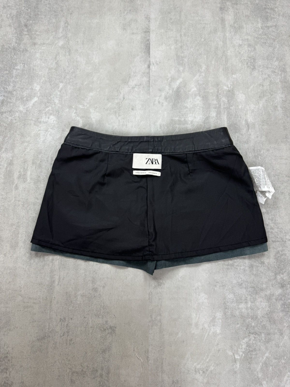 Zara KAIA x ZARA Leather mini skirt Women’s size XS Size 25" / US 0 / IT 36 - 3 Thumbnail