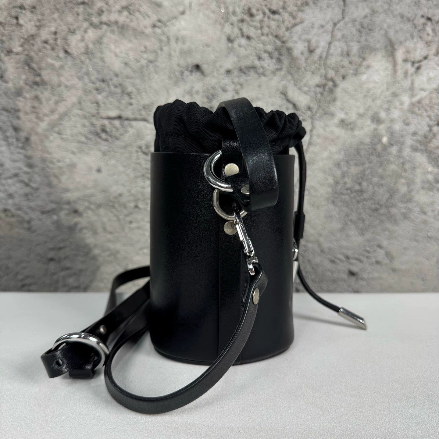 Vivienne Westwood Vivienne Westwood Bucket Bag Used Size ONE SIZE - 3 Thumbnail