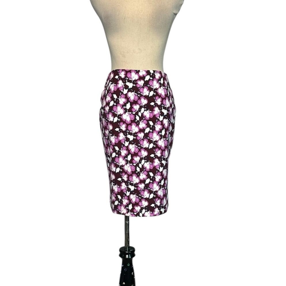 Banana Republic Banana Republic wine floral pencil skirt size 00P Size 26" / US 2 / IT 38 - 1 Thumbnail