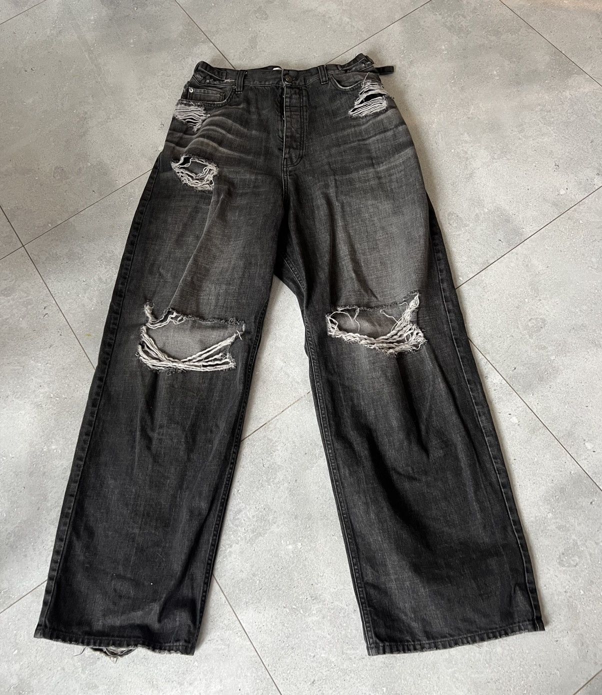Balenciaga Balenciaga washed skater denim Size US 32 / EU 48 - 2 Thumbnail