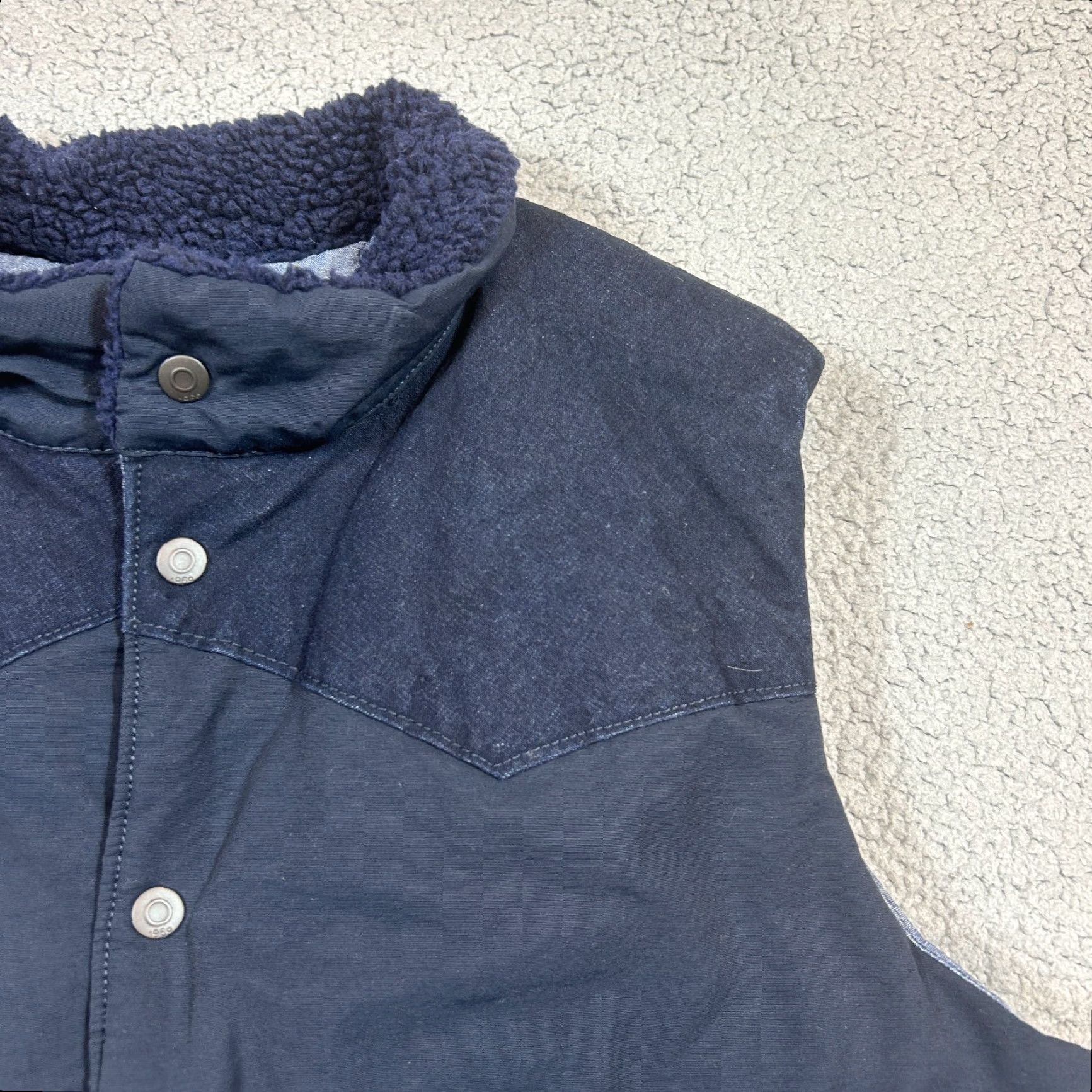 Gap VINTAGE Gap 1969 Mens Dark Blue Quilted Denim Vest with Sherpa Lining & Pockets Size XL Size US XL / EU 56 / 4 - 2 Thumbnail