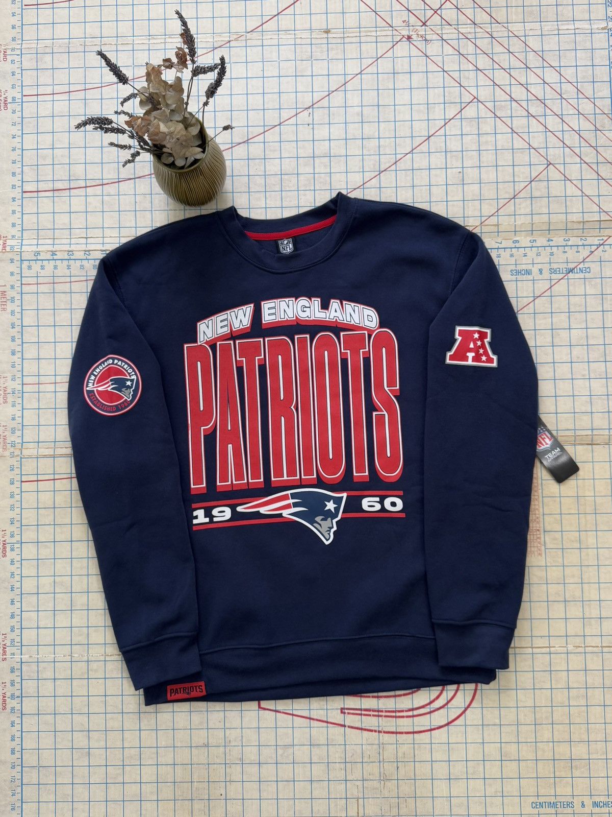 NFL NWT NFL Team Apparel New England Patriots Crewneck Sweater L Size US L / EU 52-54 / 3 - 2 Thumbnail