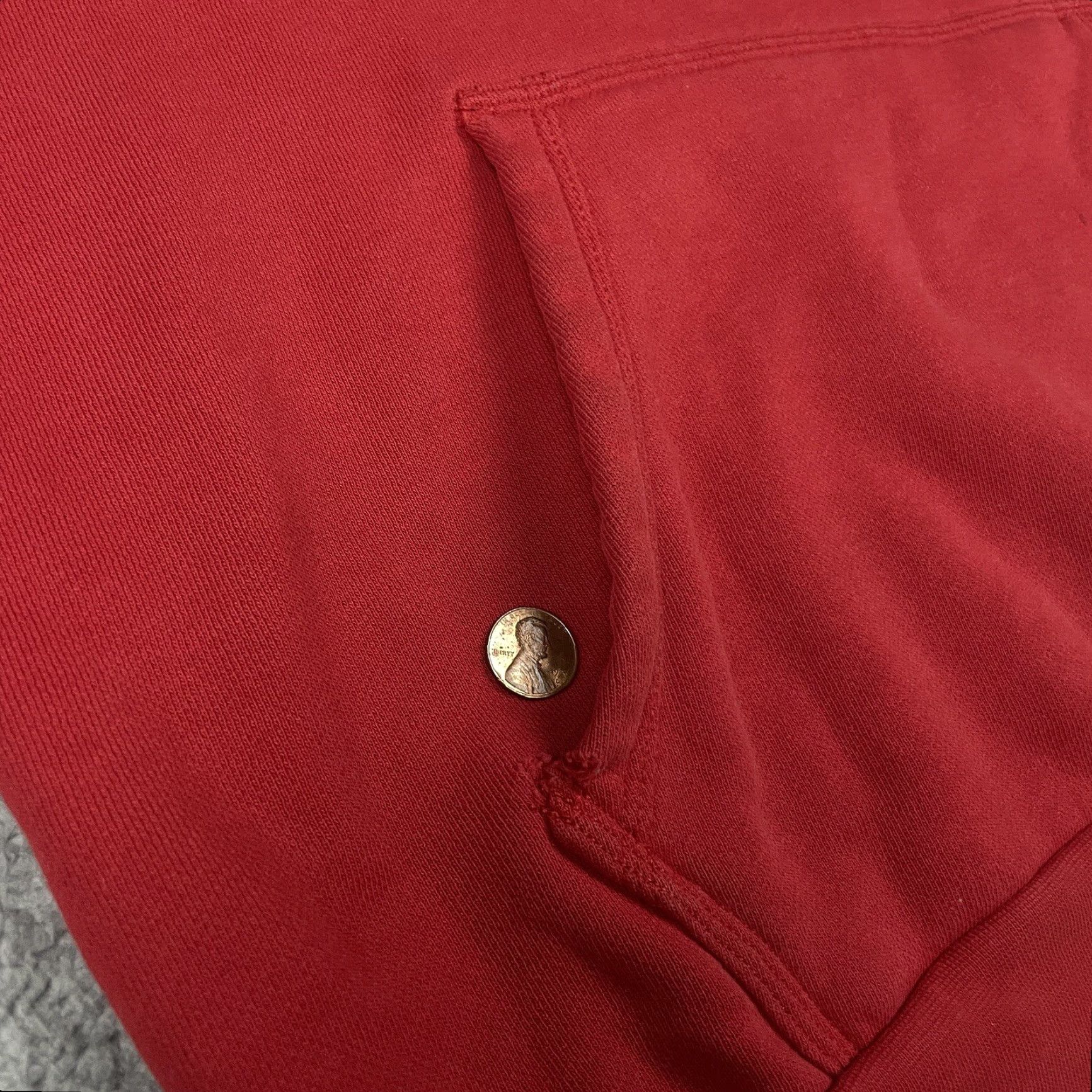 Nike VINTAGE Nike Sweatshirt Hoodie Adults M Red Embroidered Swoosh Pullover Nike Sportswear Size US M / EU 48-50 / 2 - 7 Thumbnail