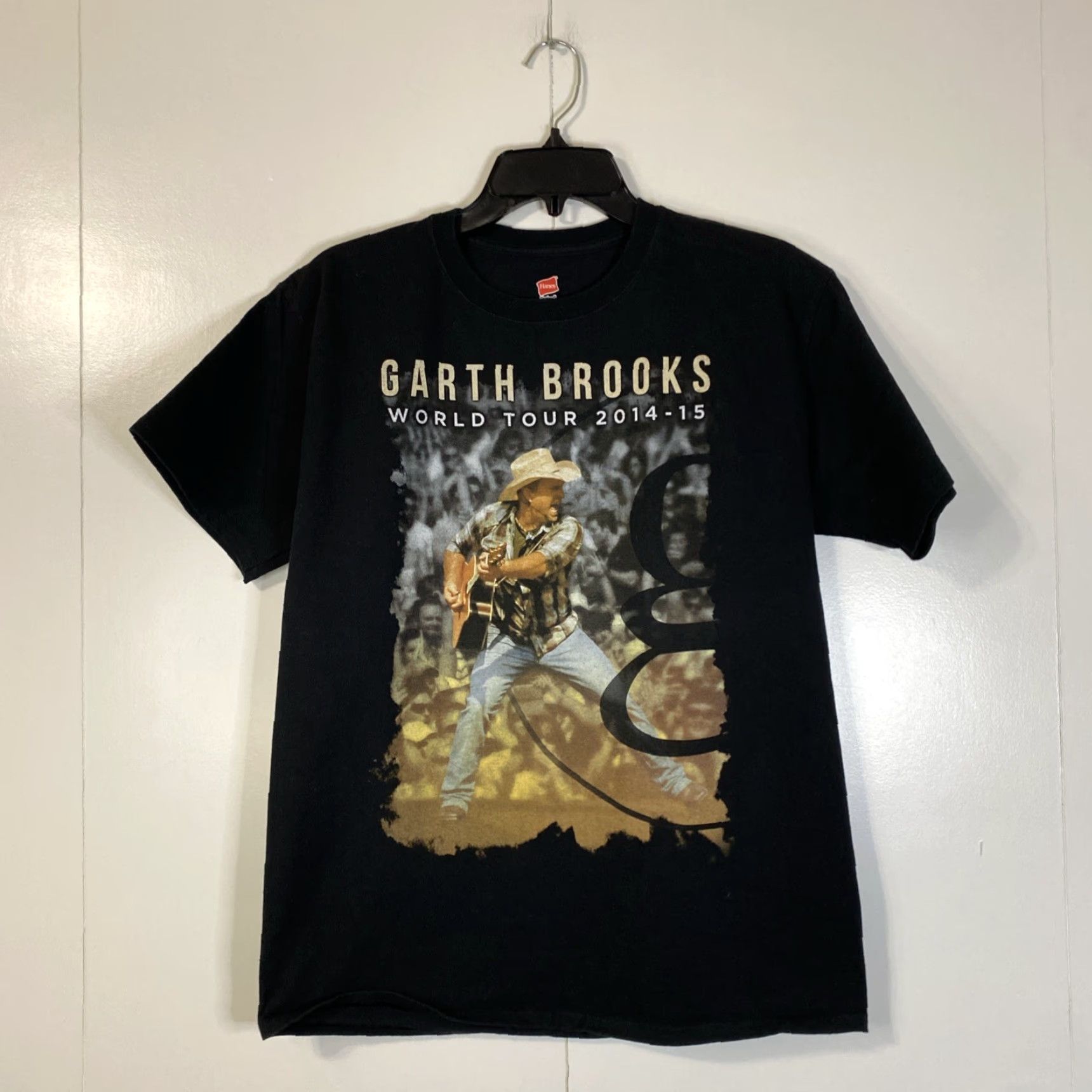 Hanes Garth Brooks Tour T Shirt World Tour 2015 Mens M Hanes Black Short Sleeve Music Band Shirt Size US M / EU 48-50 / 2 - 6 Thumbnail