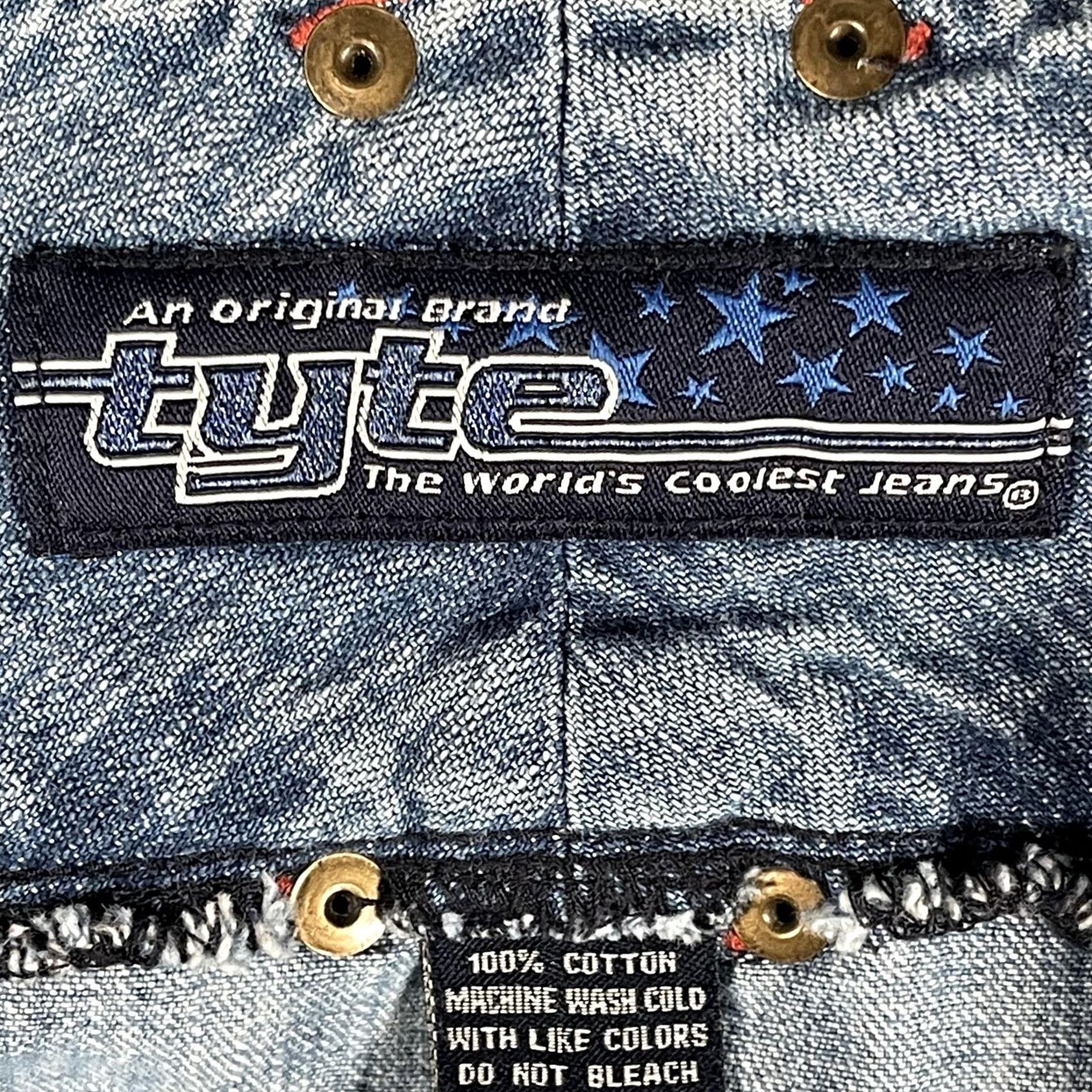 Denime VINTAGE? No. Tyte Denim Mini Skirt 9 Juniors Blue Short Raw Hem Pockets Y2K Embroidered Back Size 30" / US 8 / IT 44 - 4 Thumbnail