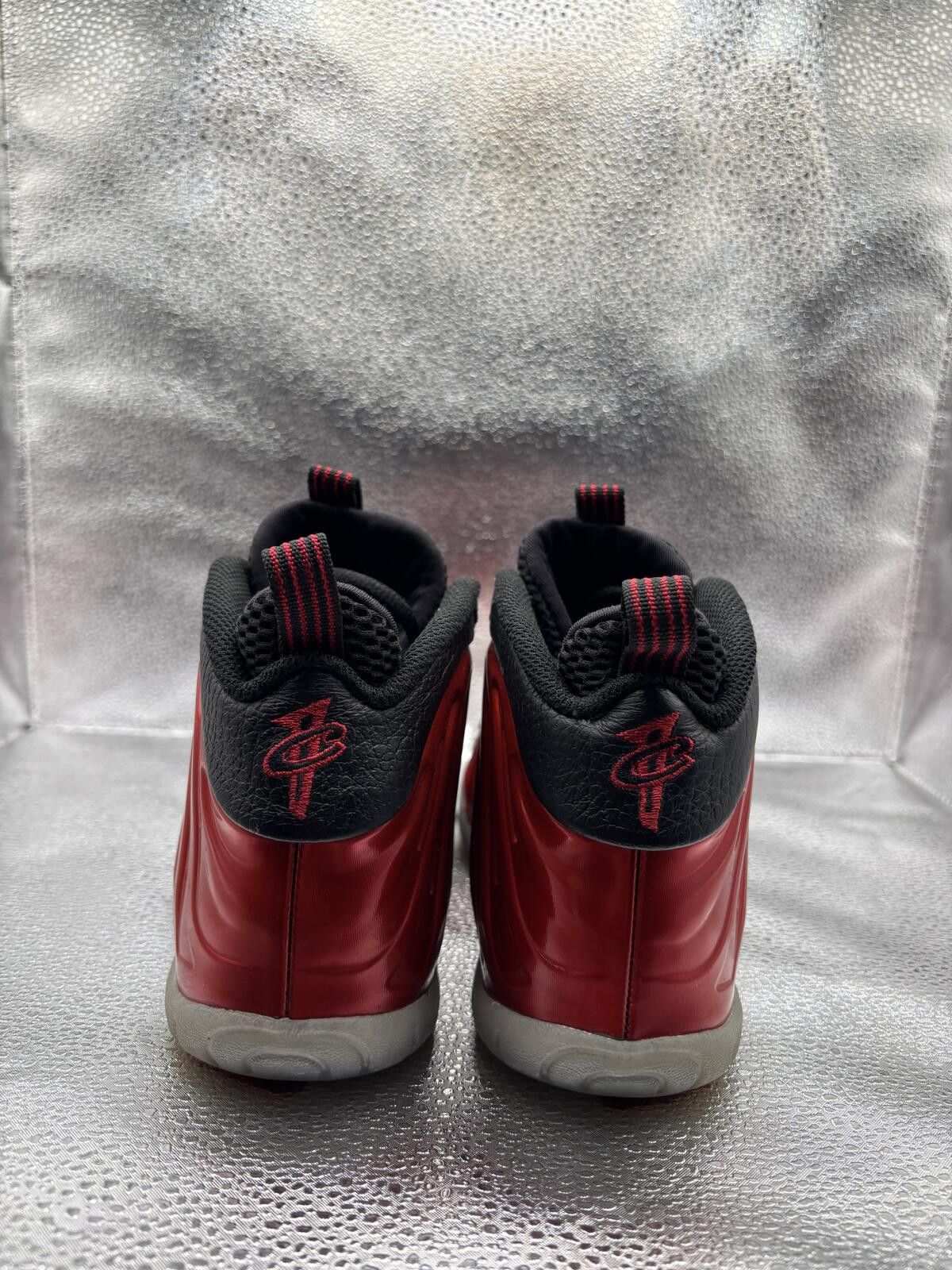 Nike Nike little posite one metallic red 2023 GS Size US 5 / EU 37 - 4 Thumbnail