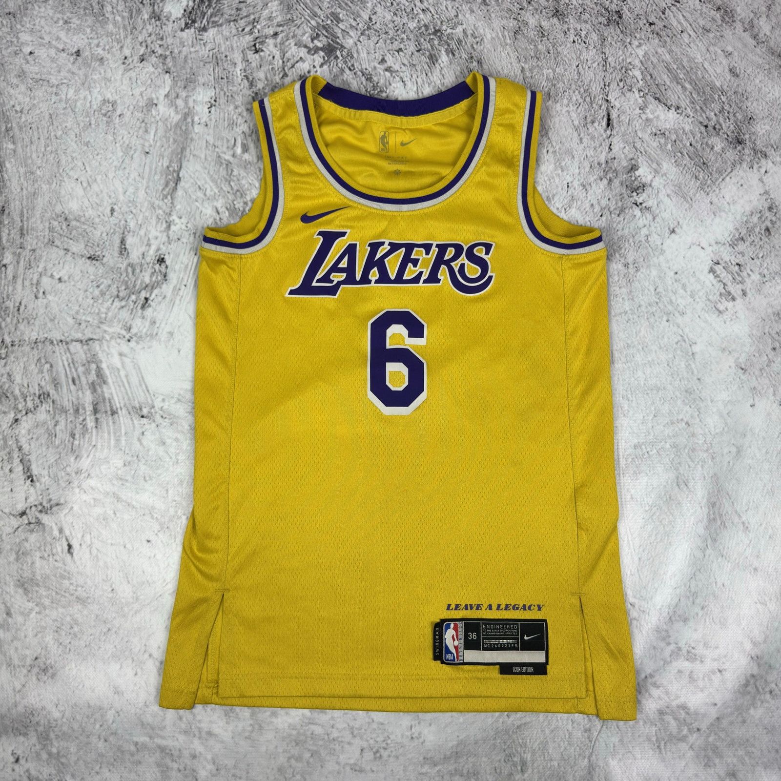 Nike Nike Dri-Fit Men's Los Angeles Lakers Lebron James Jersey XS Size US XS / EU 42 / 0 - 2 Thumbnail
