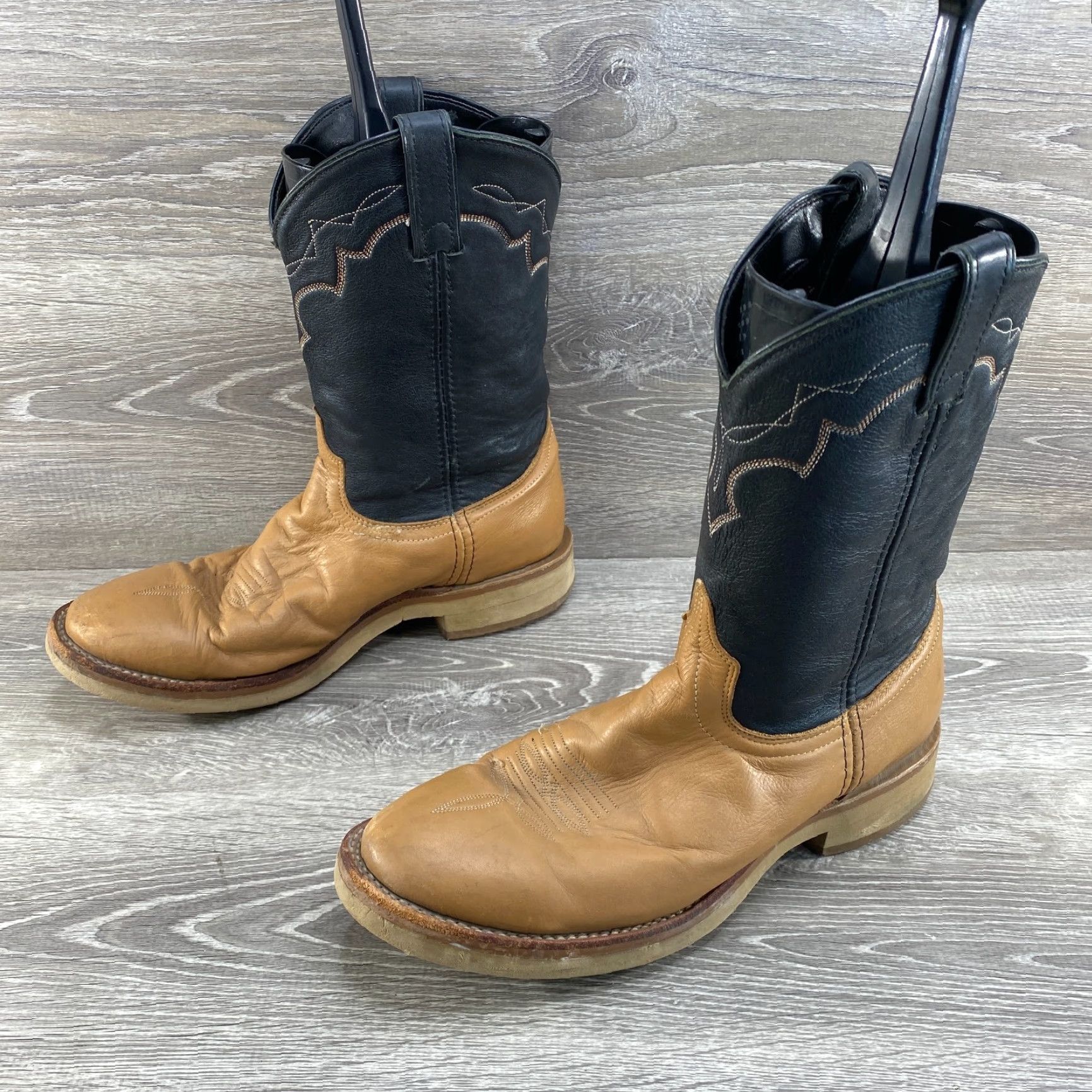Vintage VINTAGE Laredo Mens 10.5 Brown Leather Cowboy Boots Round Toe Western Crepe Sole USA VTG Size US 11 / EU 44 - 6 Thumbnail