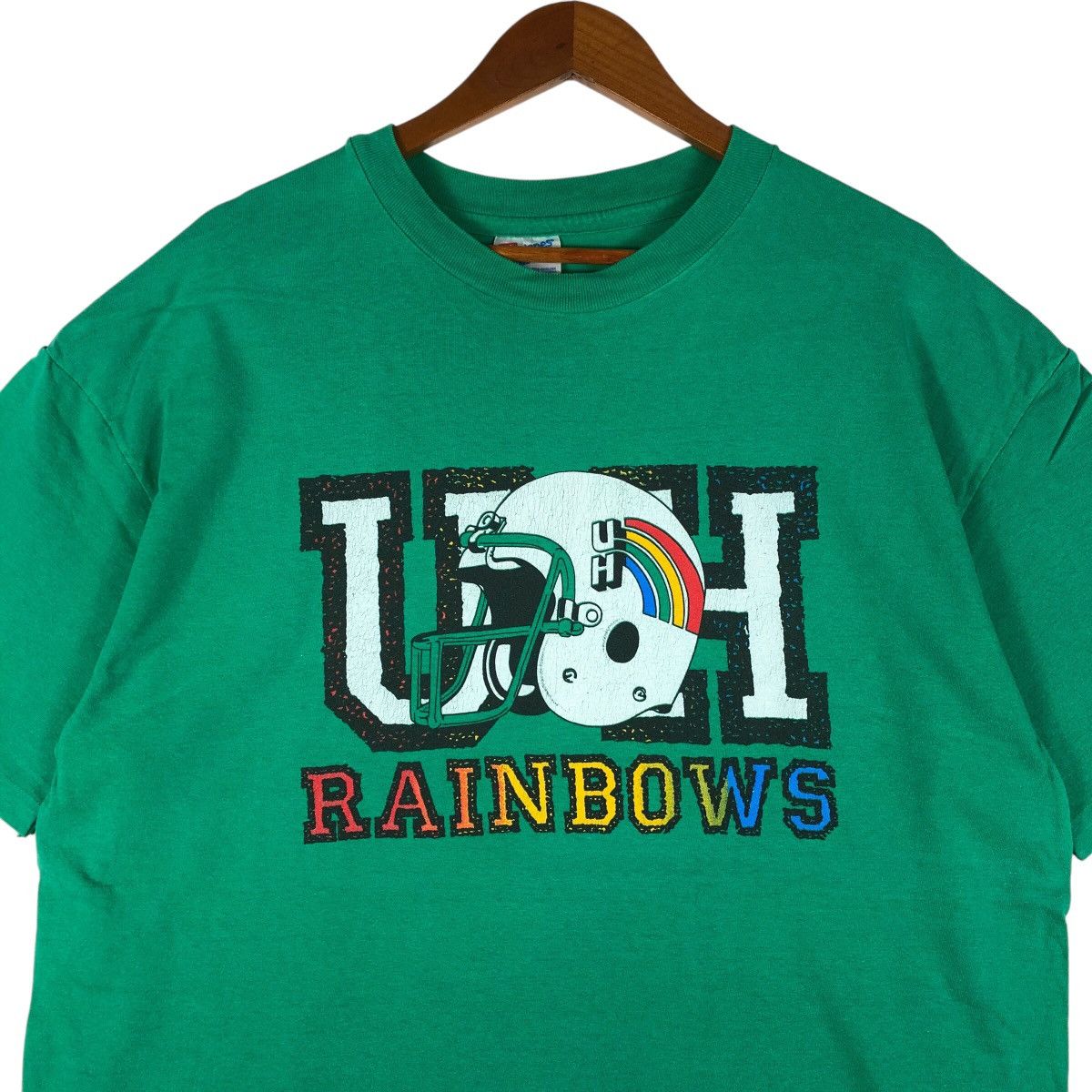 Hanes Vintage UNIVERSITY HAWAII Rainbow Design T-Shirt Size US XL / EU 56 / 4 - 2 Thumbnail