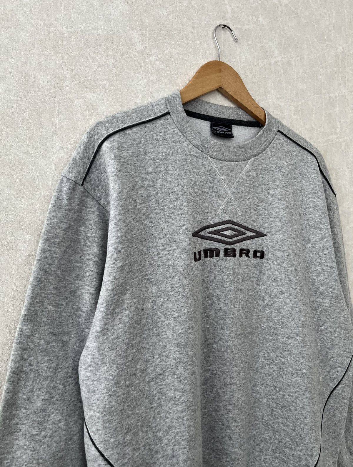 Umbro Vintage Umbro Big Logo Sweatshirt 00s Size US M / EU 48-50 / 2 - 5 Thumbnail