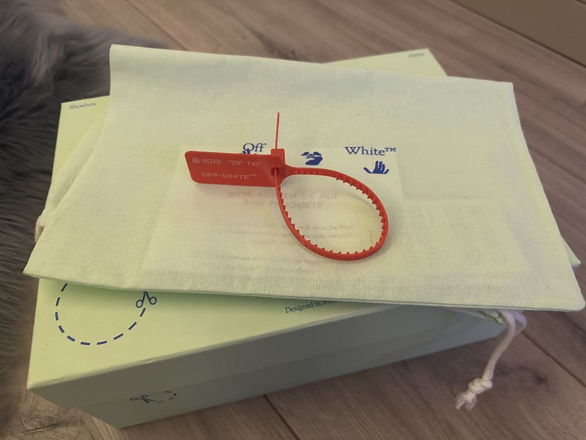 Off-White Off white zip tie tag Size 44 - 4 Thumbnail
