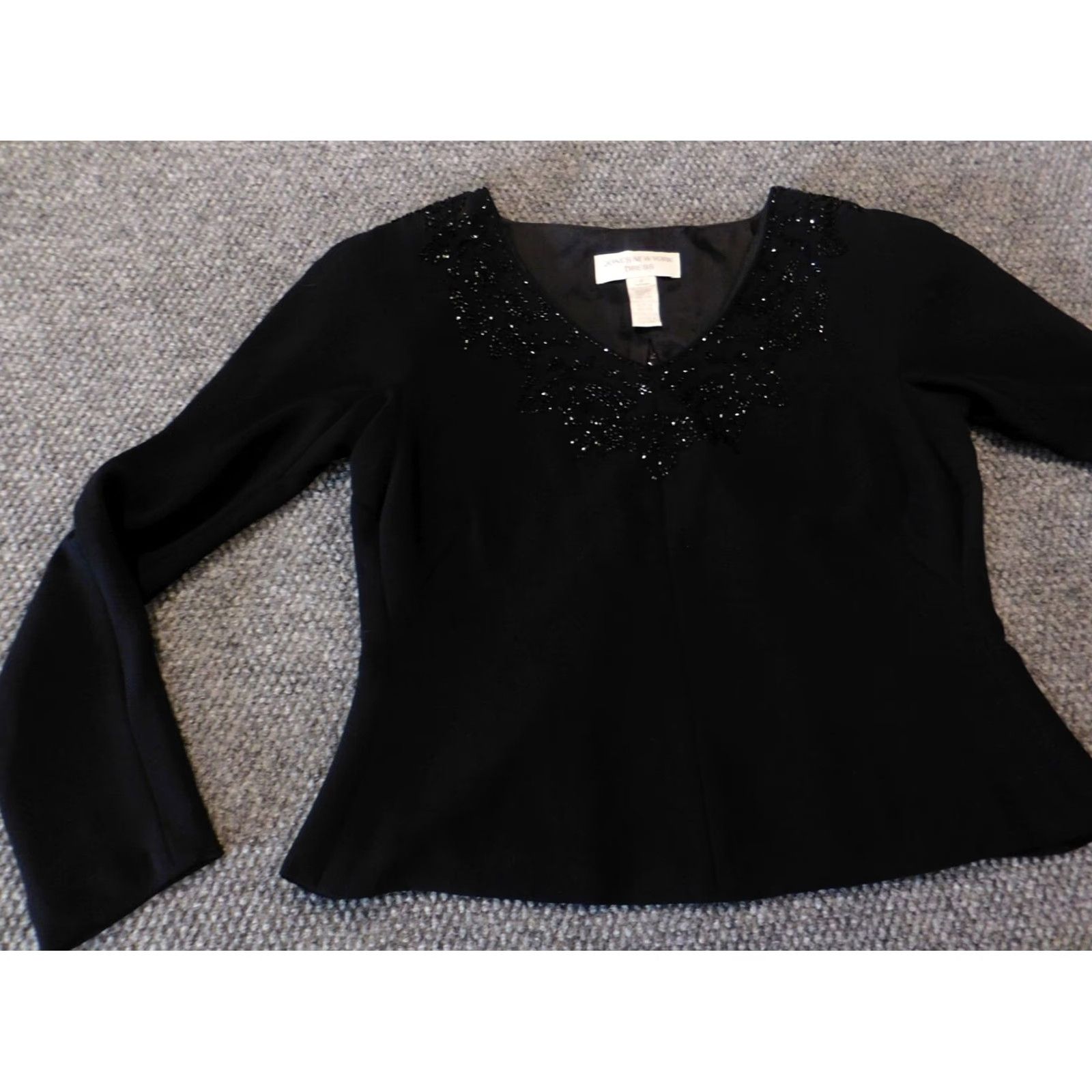 Jones New York Jones New York top Blouse Womens Regular Size 6 Black V-Neck Cap Sleeve Pullover Ruffle Polyester Rayon Fine Knit Size M / US 6-8 / IT 42-44 - 3 Thumbnail