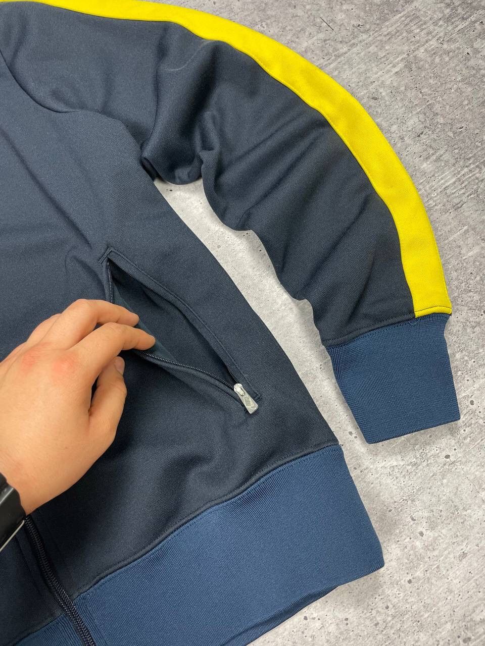 Nike × Vintage Vintage Nike Y2K Style Football Arsenal Big Logo Zip Olympic Size US M / EU 48-50 / 2 - 13 Thumbnail