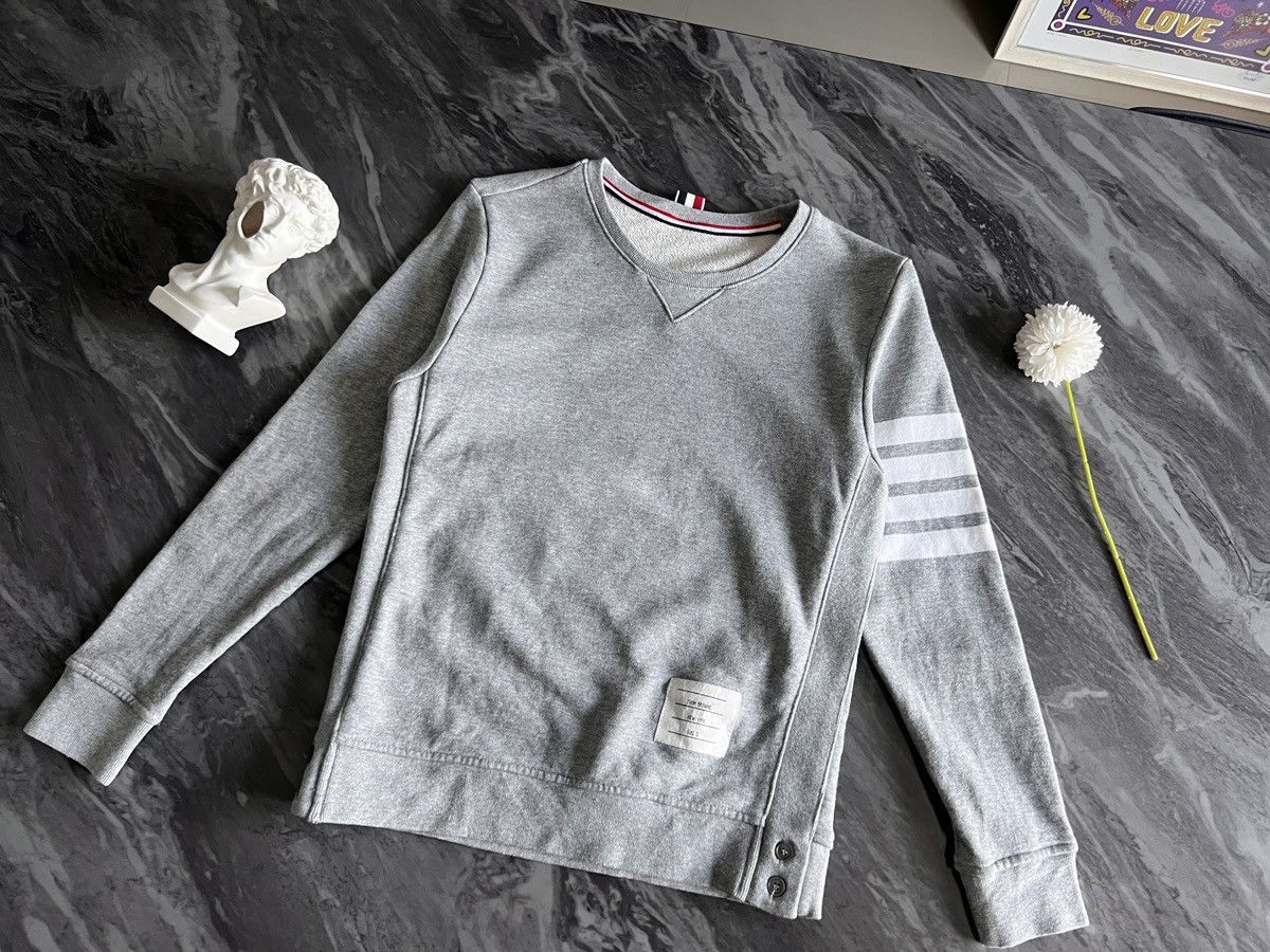 Thom Browne Thom Browne : Long Sleeve Side Stripe Button Ups Size US S / EU 44-46 / 1 - 1 Thumbnail