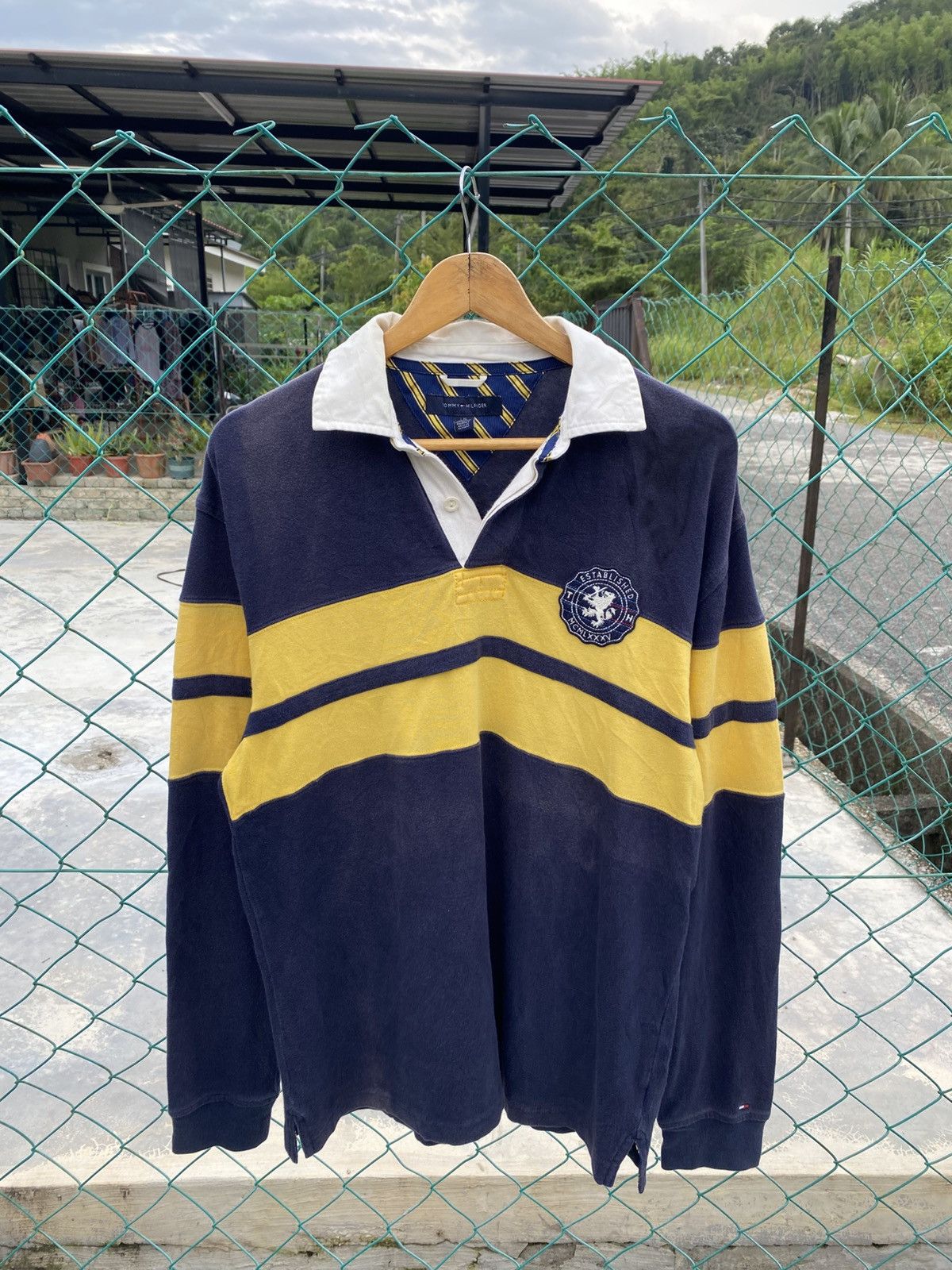 Tommy Hilfiger Vintage Tommy Hilfiger sun faded polo rugby Size US L / EU 52-54 / 3 - 1 Thumbnail