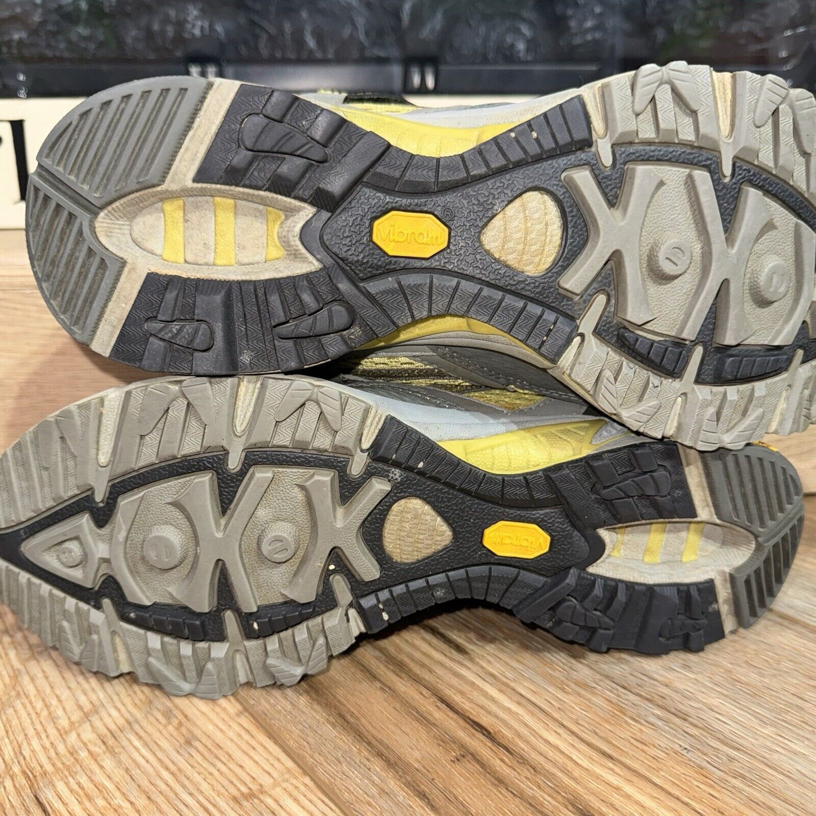 Merrell Merrell Womens Overdrive 2 Hiking Shoes Green Gray 8.5M Size US 8.5 / IT 38.5 - 7 Thumbnail