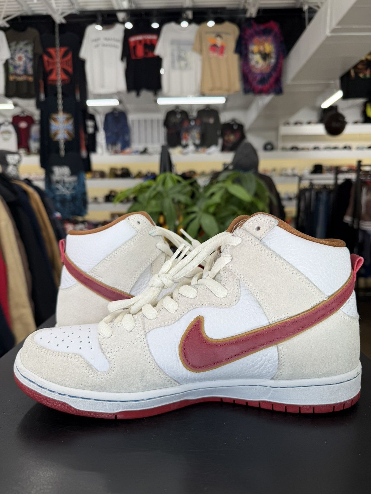 Nike Nike SB Dunk High Sail Bright Crimson Size 9.5 (2020) Size US 9.5 / EU 42-43 - 4 Thumbnail