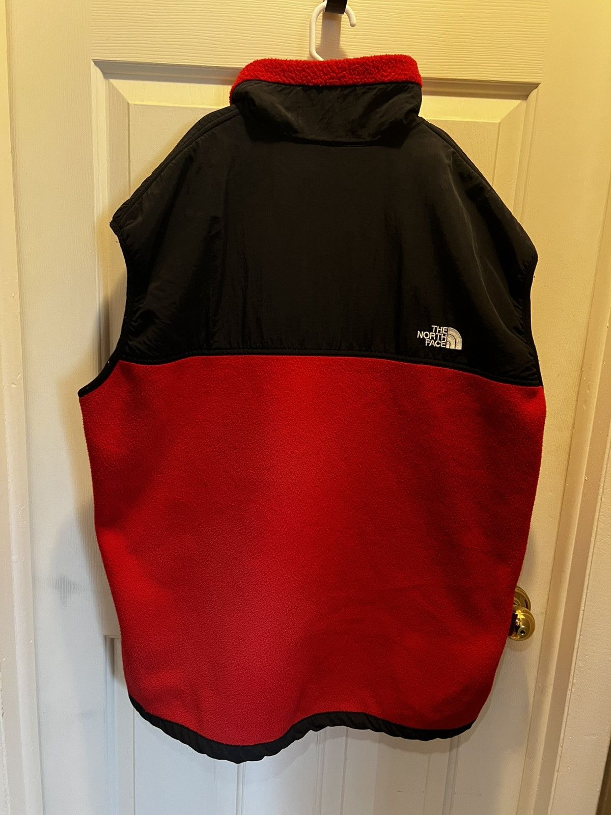 The North Face The North Face Red Black vest Size US XL / EU 56 / 4 - 2 Thumbnail