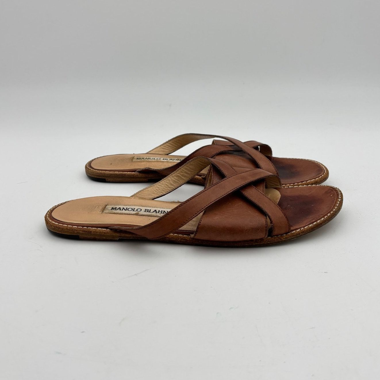 Manolo Blahnik Manolo Blahnik Brown Leather Flat Sandals Slides Size 35.5 Size US 5.5 / IT 35.5 - 4 Thumbnail