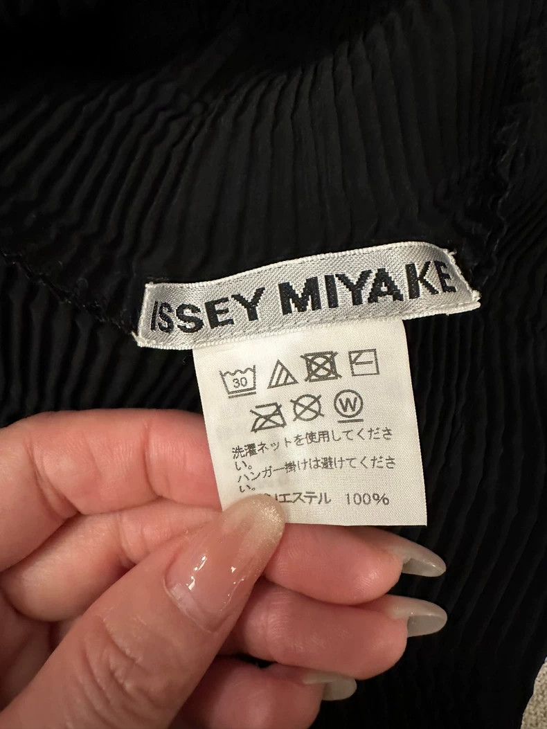 Issey Miyake Issey Miyake size:2 Black short-sleeved top for the main l Size XS / US 0-2 / IT 36-38 - 2 Thumbnail