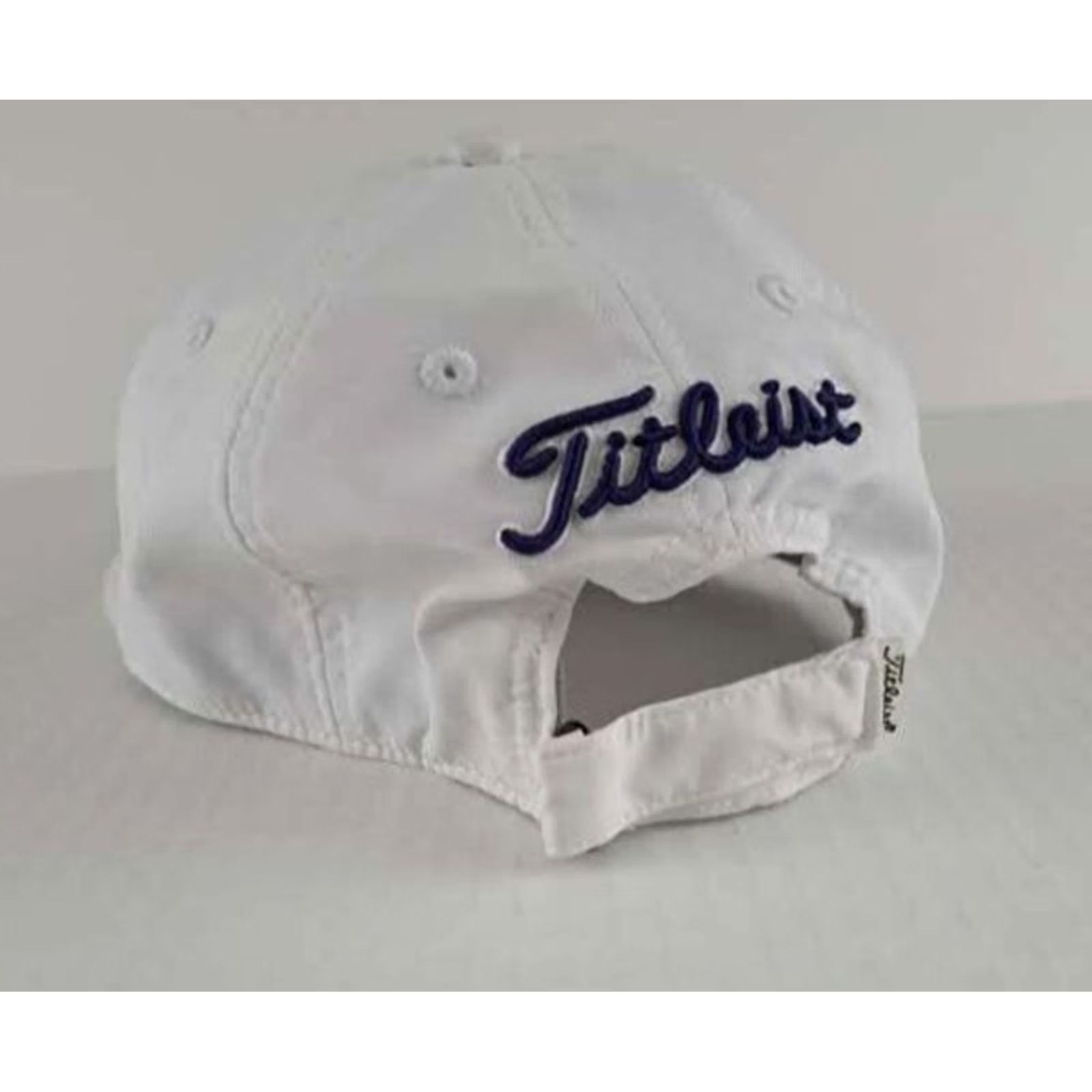 Titleist Titleist Baseball Hat - Adjustable, Lightweight Cotton Canvas, White, Men, Pre-Owned, Sport Golf Size ONE SIZE - 4 Thumbnail
