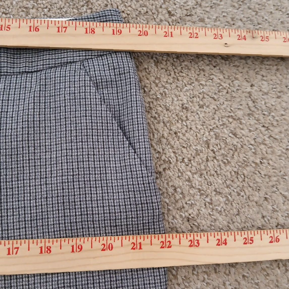 Talbots Talbots Dress Pants Womens Size 16 Gray Plaid Flannel 38x28 High Rise Straight Pockets Lined Wool Spandex Regular Pants Womens Size 38" / US 16 / IT 52 - 3 Thumbnail