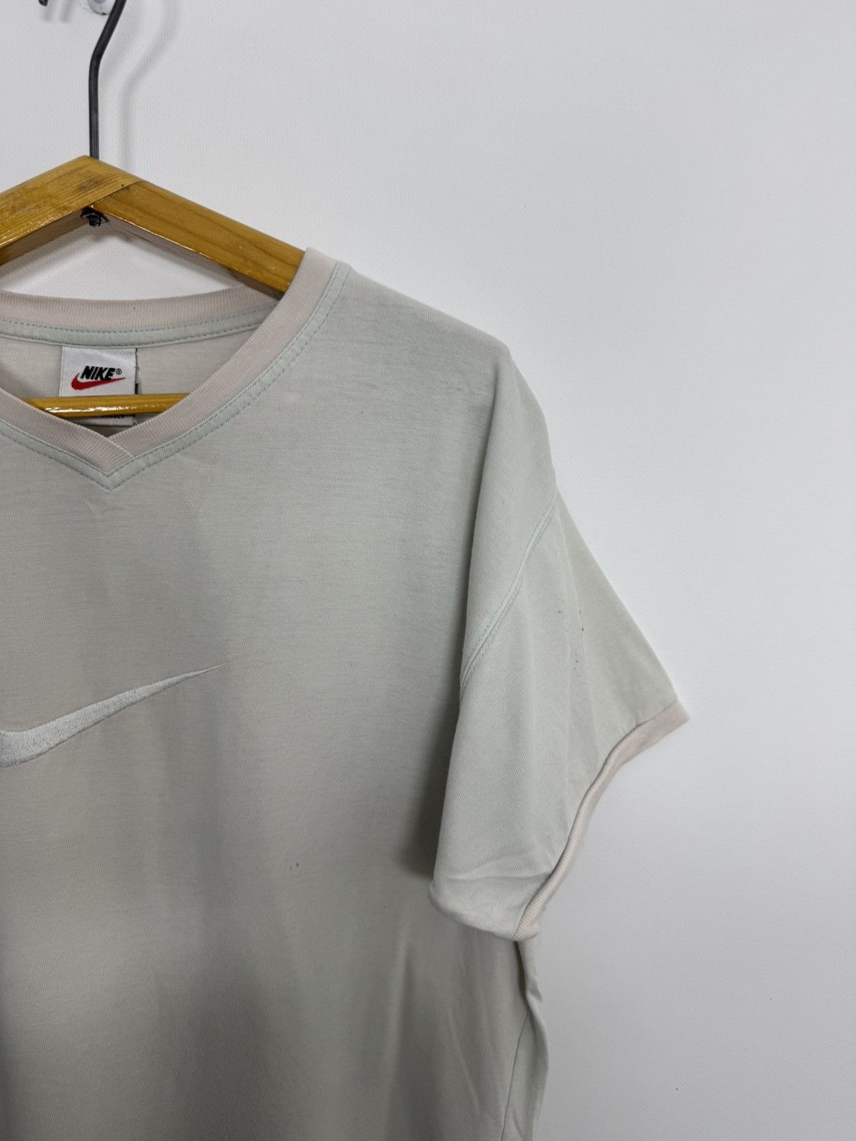 Nike Vintage Y2k Nike Big Logo Swoosh T-Shirt Size US XS / EU 42 / 0 - 6 Thumbnail
