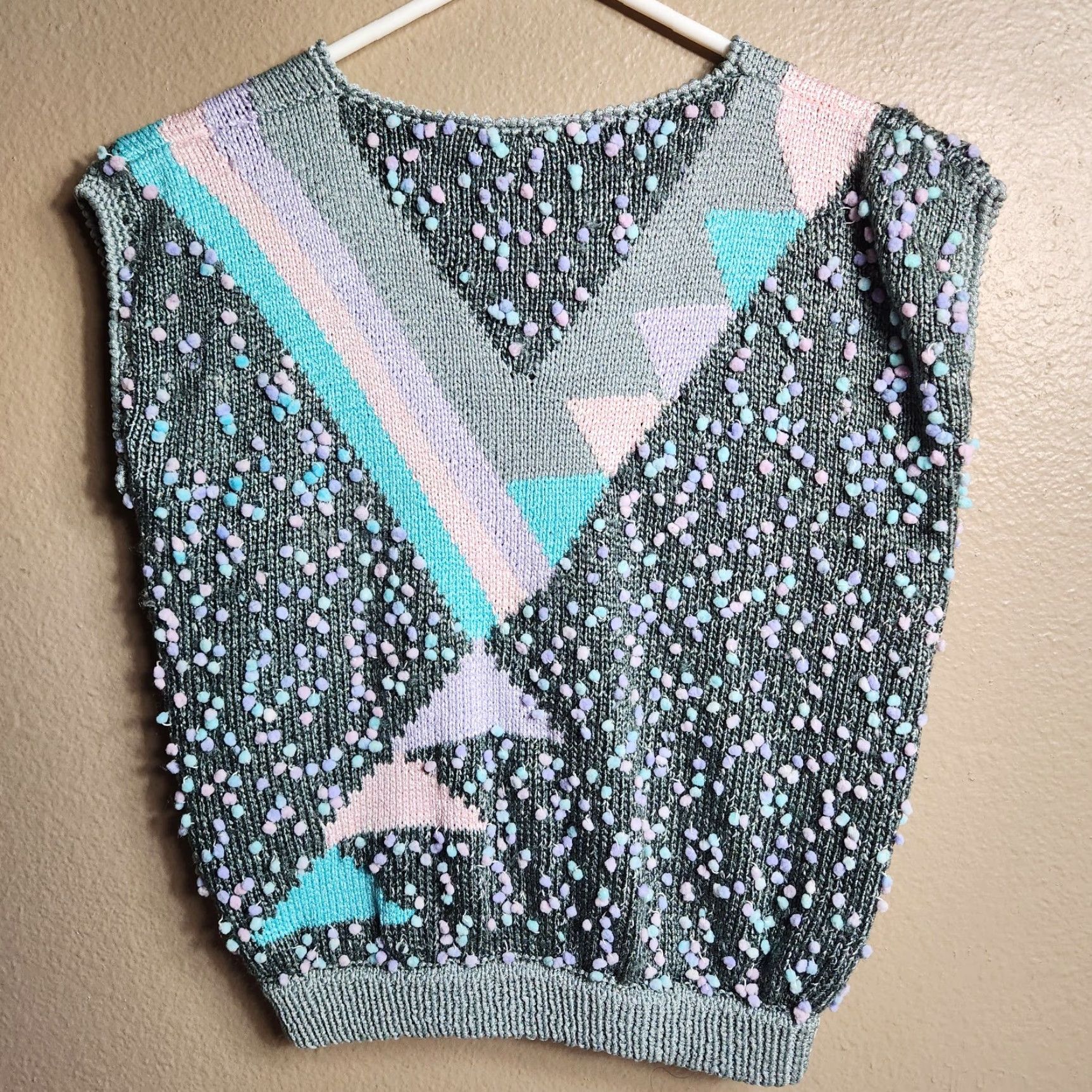 Vintage VINTAGE Handmade Womens Gray Geometric Bobble-Knit Pullover Vest S Pullover Geometric Vest Womens Gray 80s Retro City Casual Mens Womens Boys Girls? Size S / US 4 / IT 40 - 6 Thumbnail