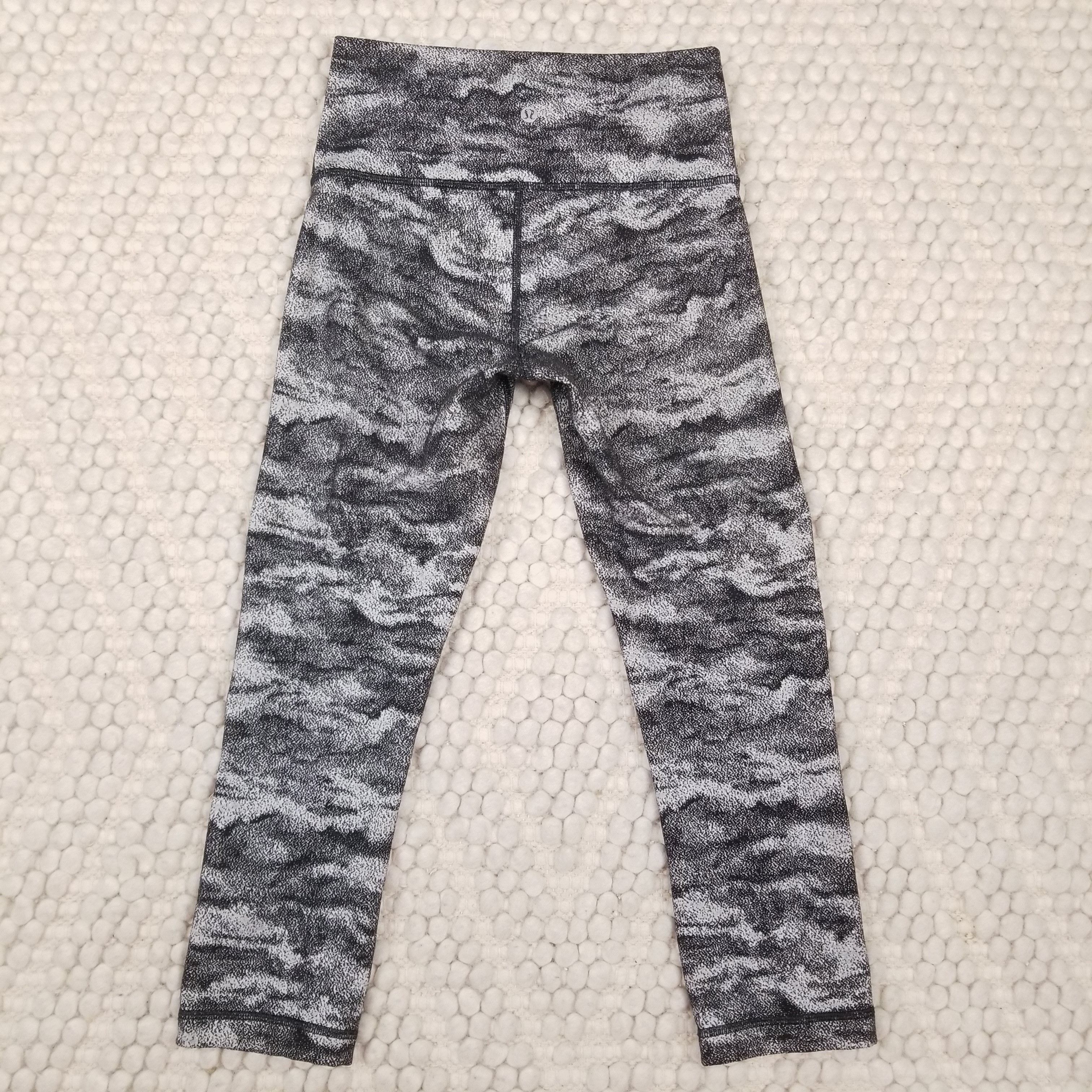 Lululemon Wunder Under Crop (Hi-Rise) (21") Luon Hazy Days Size 26" / US 2 / IT 38 - 6 Thumbnail