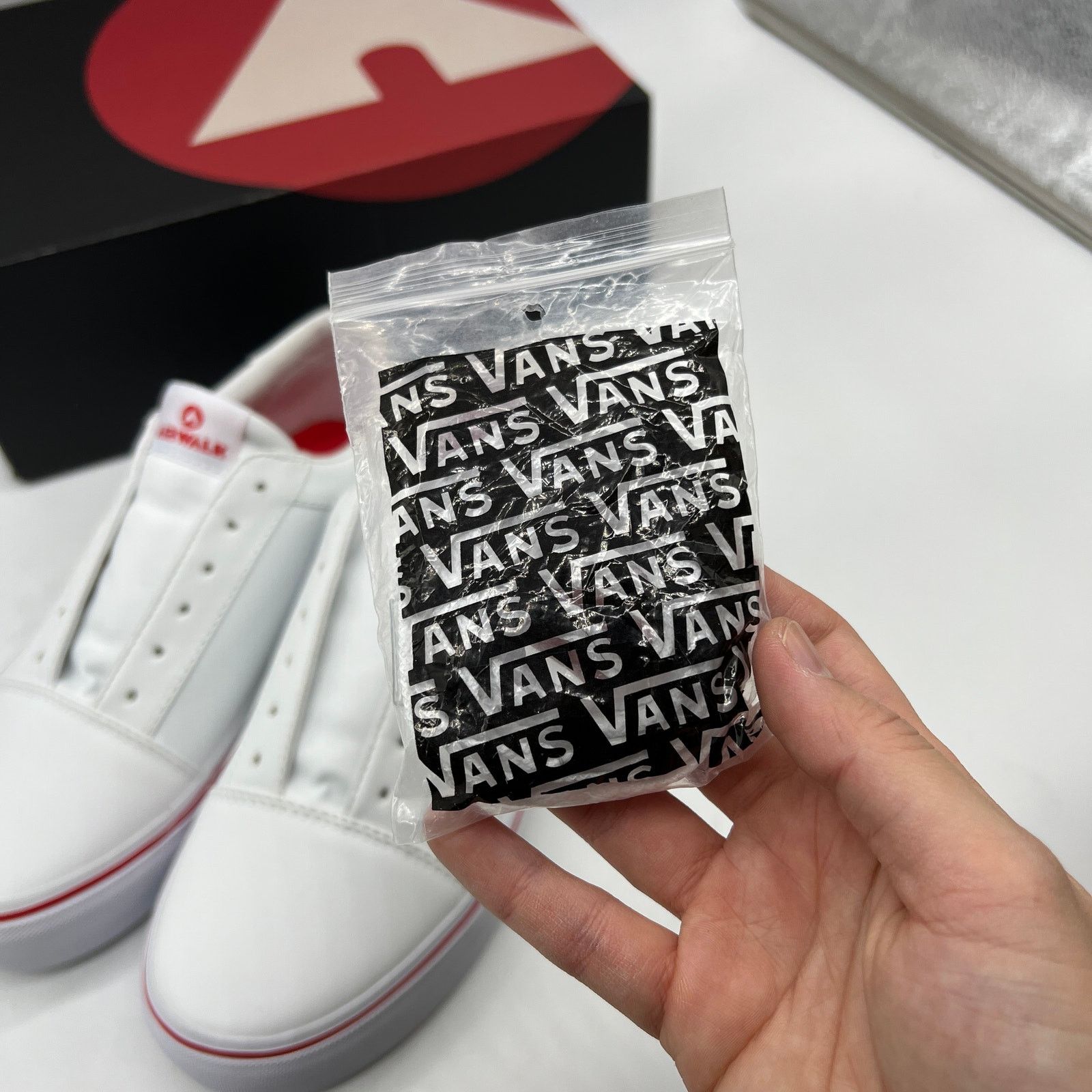 Airwalk AIRWALK Skateboarding Shoes for Women White Color Size 7.5 Size US 7.5 / IT 37.5 - 2 Thumbnail