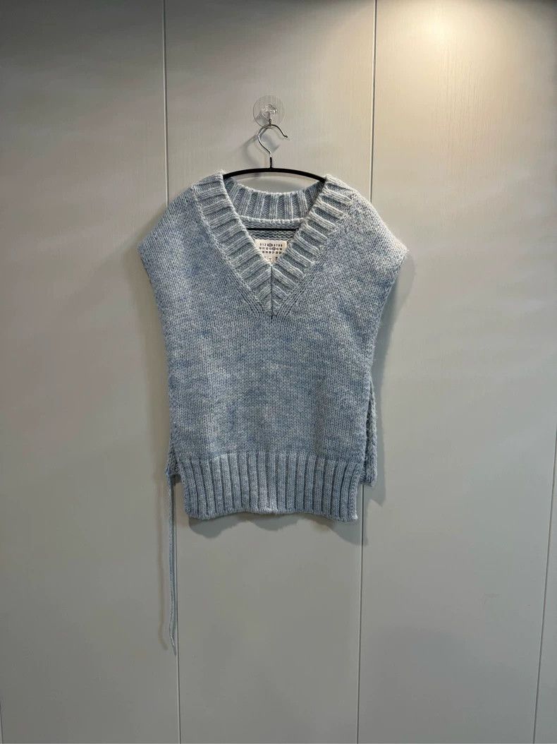 Maison Margiela Cashmere Knit Vest in Tiffany Blue Size US S / EU 44-46 / 1 - 1 Thumbnail