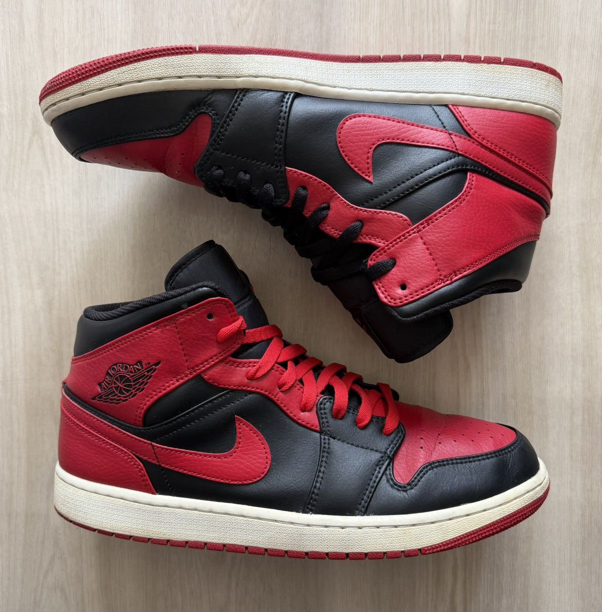 Jordan Brand Jordan 1 Mid Banned 2020 Sz 13 Size US 13 / EU 46 - 1 Thumbnail