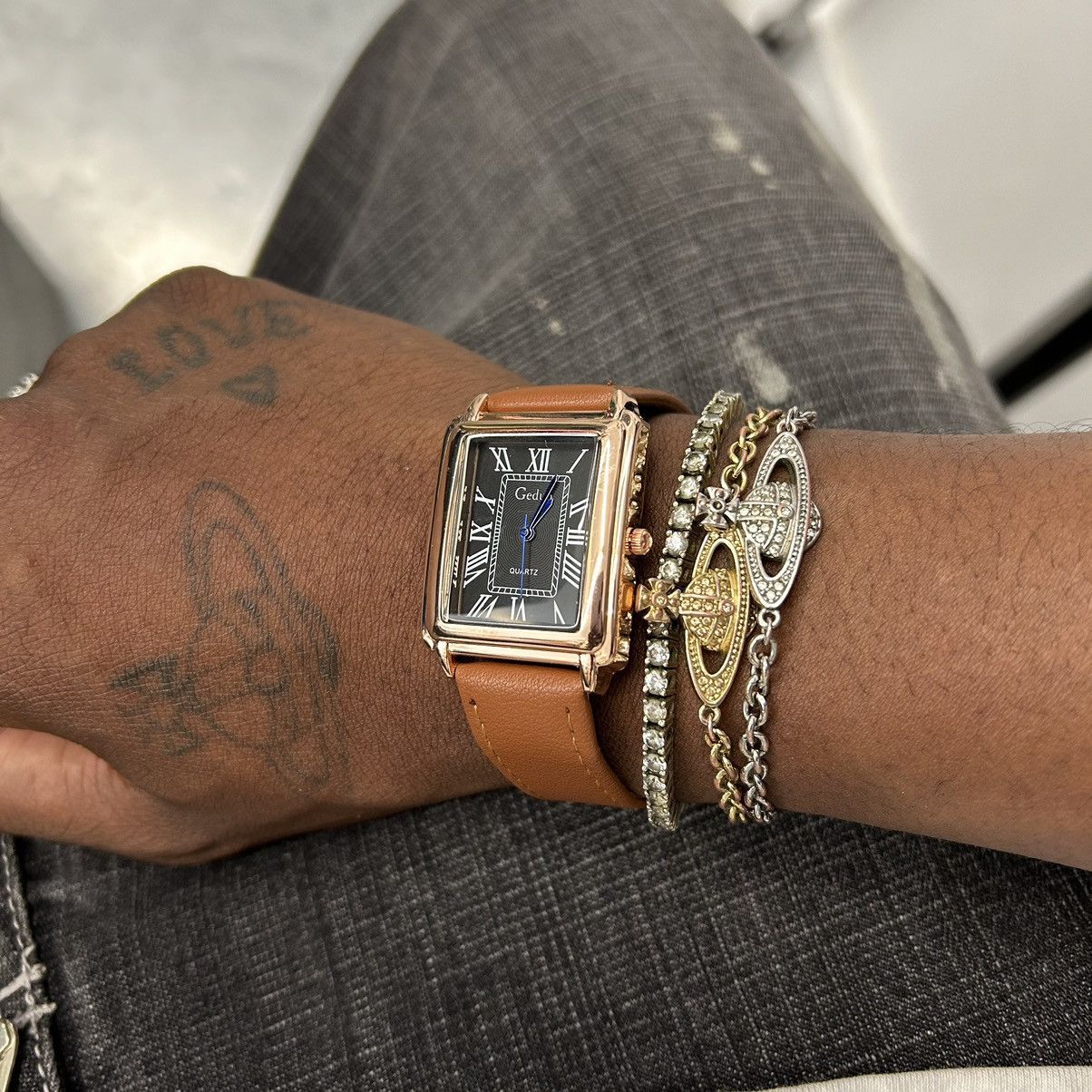 Japanese Brand Vintage 90s vintage retro luxury style quartz leather watch Size ONE SIZE - 1 Thumbnail