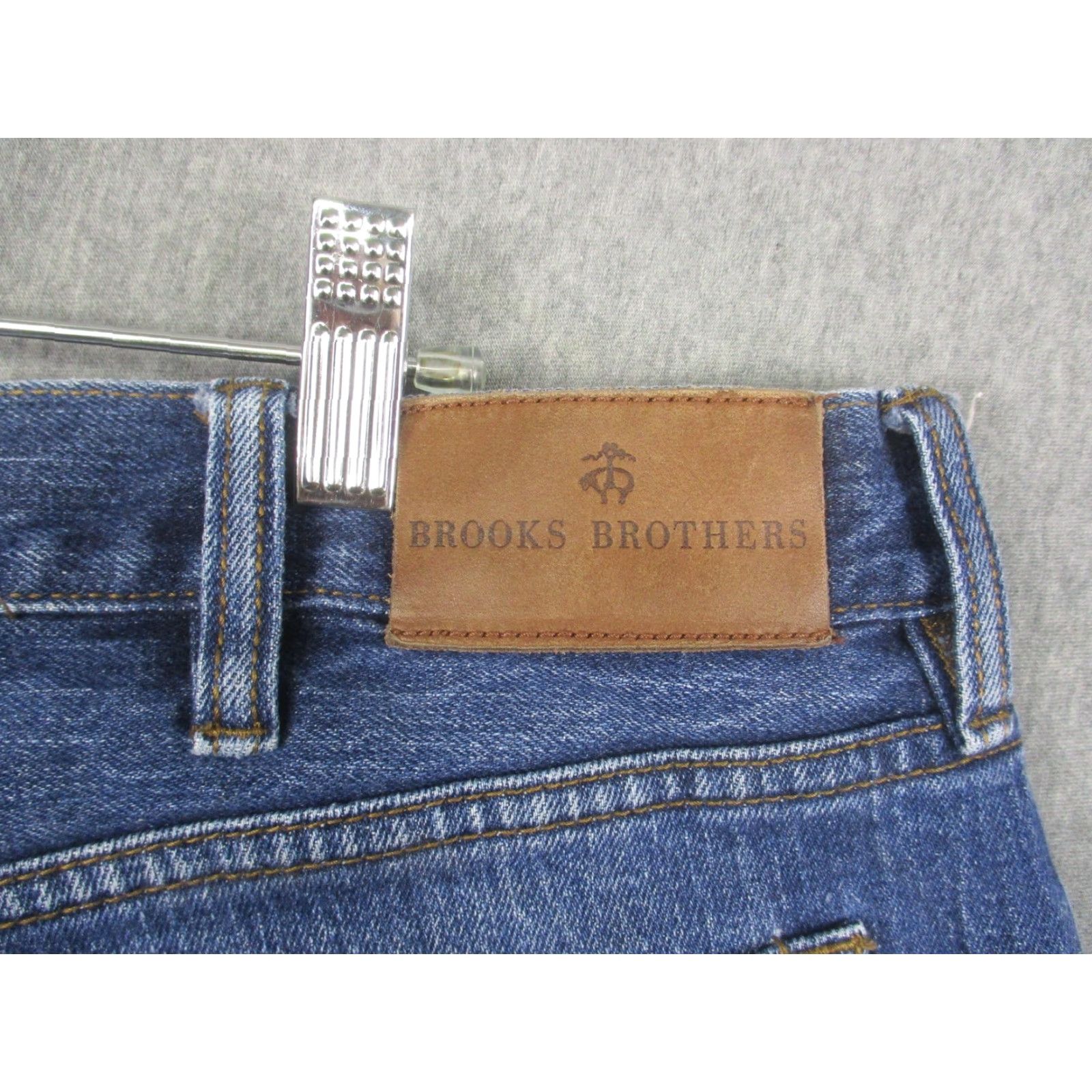 Brooks Brothers Brooks Brothers Jeans Straight Fit Mens 38x32 Blue Medium Wash Denim Stretch Distressed? Pockets Zip Fly Waist 36 Leather Patch 5-Pocket Size US 38 / EU 54 - 7 Thumbnail