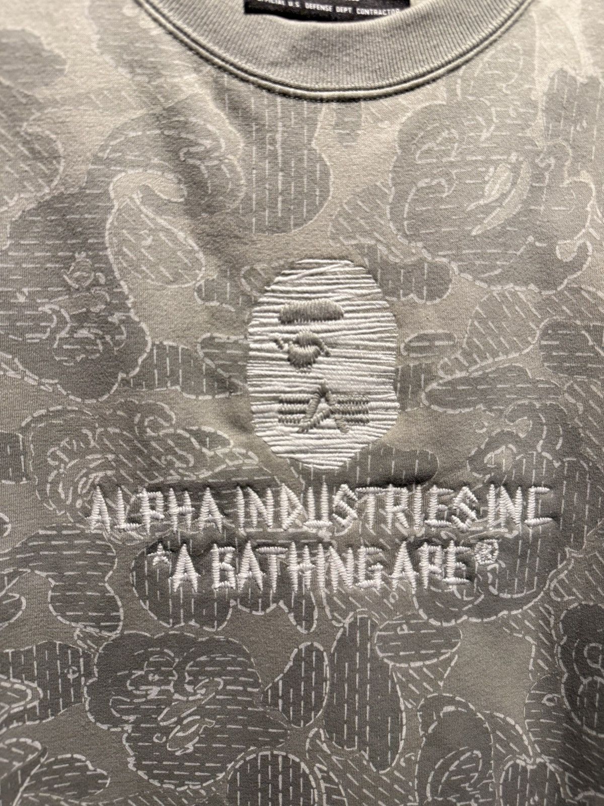 Alpha Industries × Bape Bape x Alpha Industries crewneck Brand New size XL Size US XL / EU 56 / 4 - 3 Thumbnail